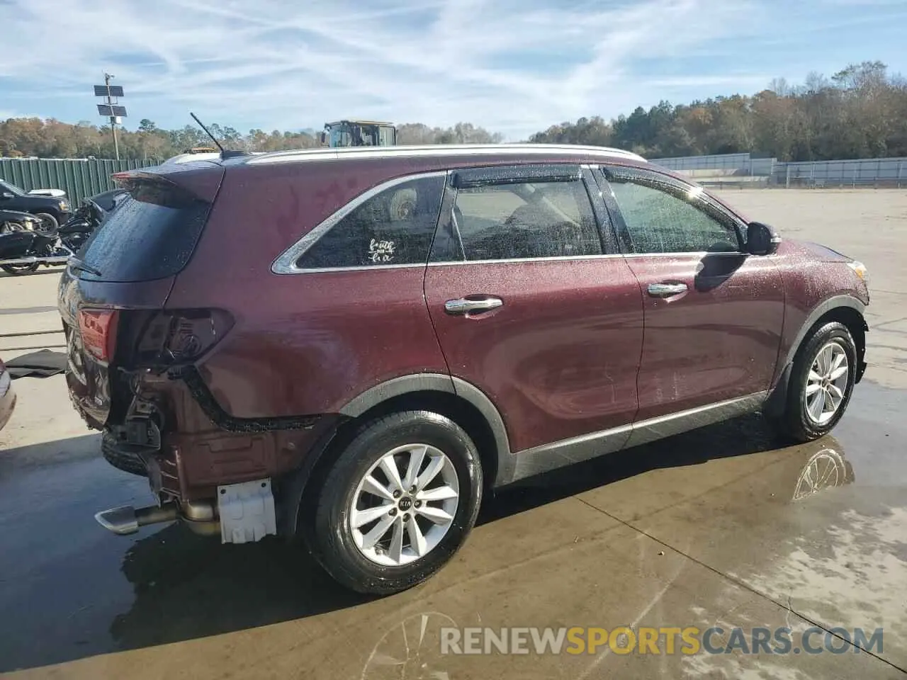 3 Photograph of a damaged car 5XYPG4A36LG633725 KIA SORENTO 2020