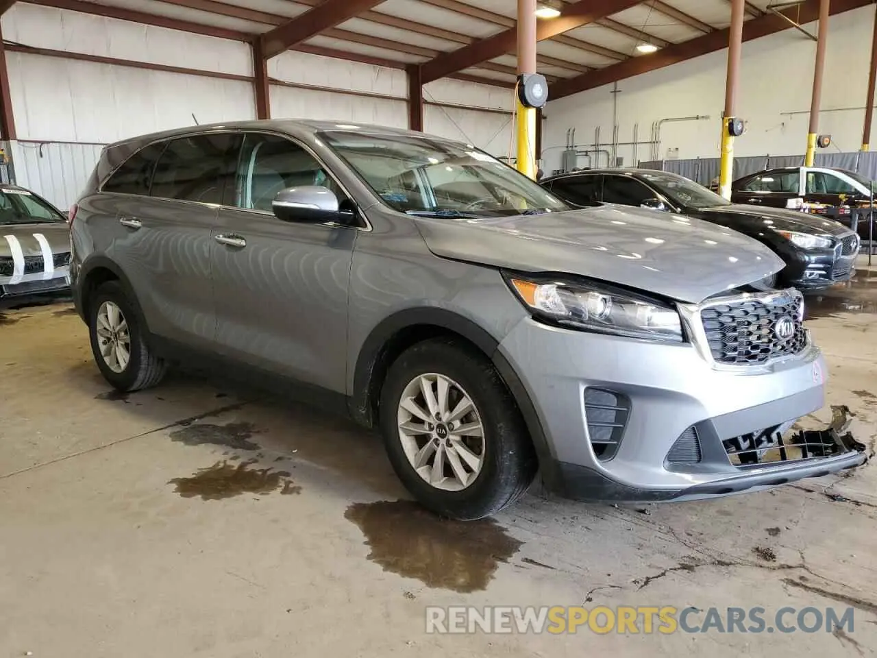 4 Photograph of a damaged car 5XYPG4A36LG644269 KIA SORENTO 2020