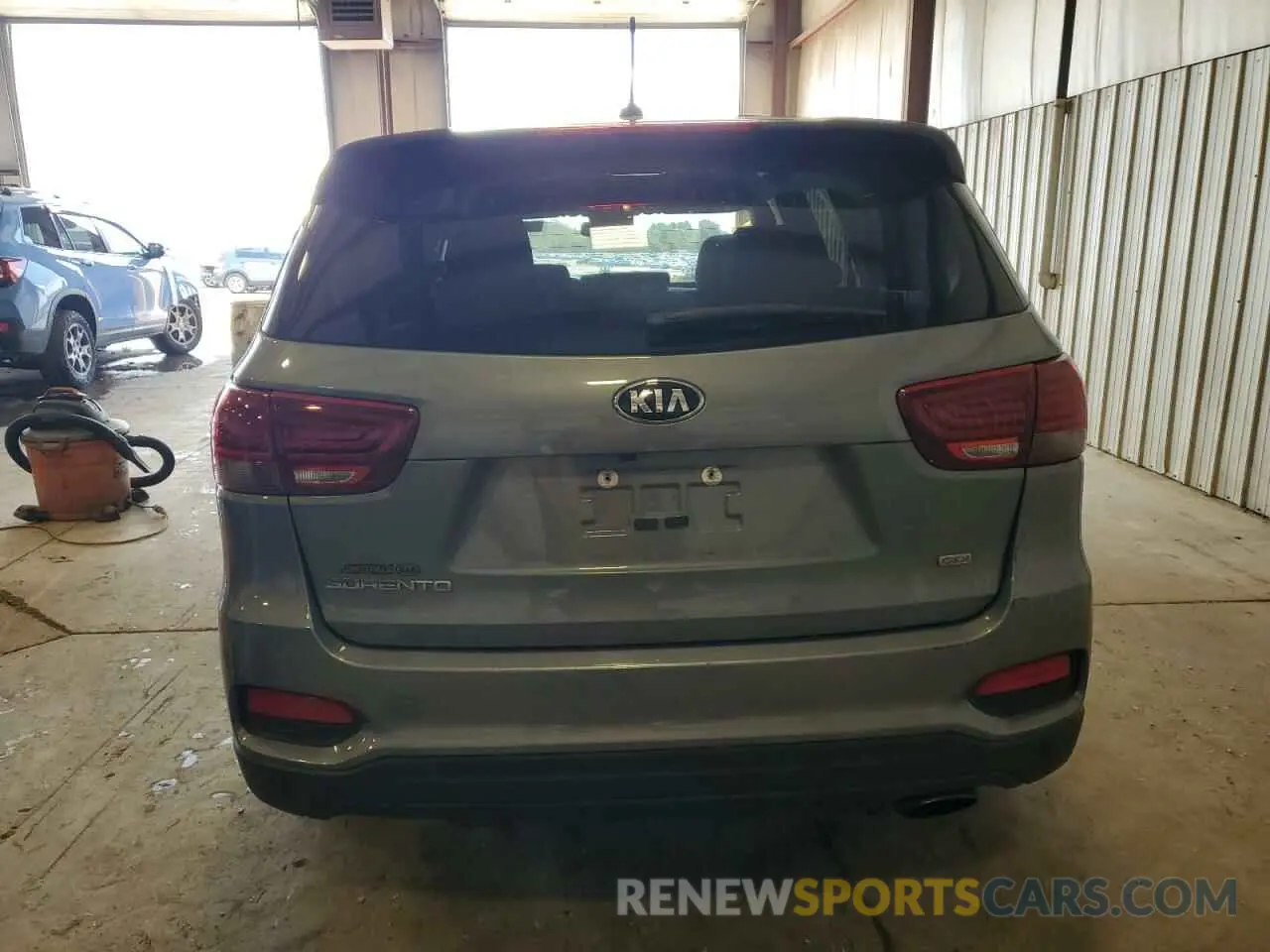 6 Photograph of a damaged car 5XYPG4A36LG644269 KIA SORENTO 2020