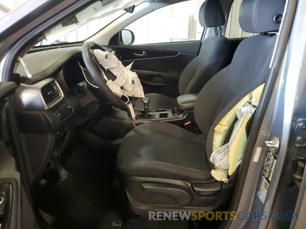 7 Photograph of a damaged car 5XYPG4A36LG644269 KIA SORENTO 2020