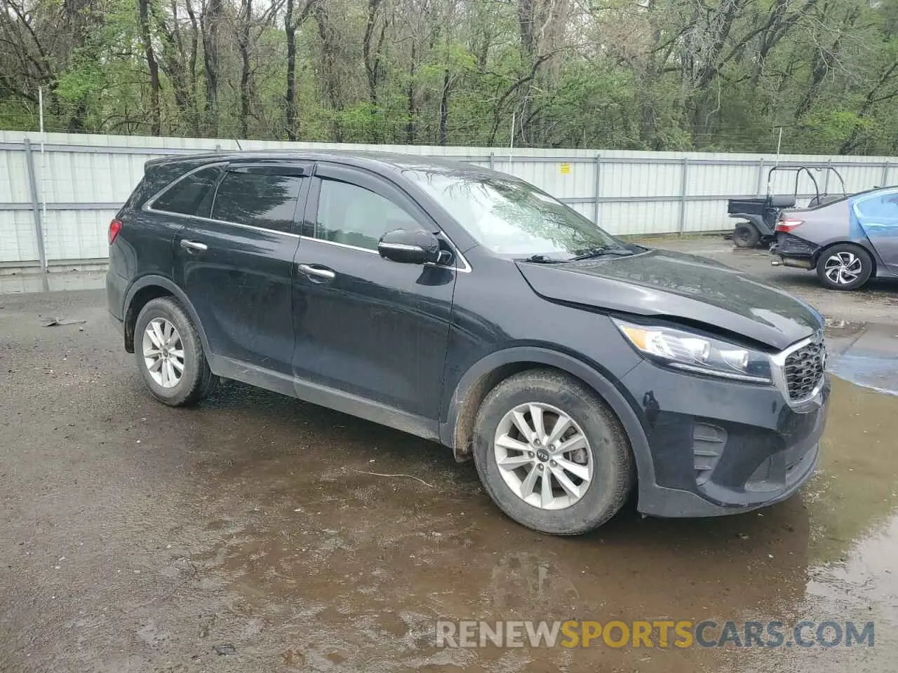 4 Photograph of a damaged car 5XYPG4A36LG658401 KIA SORENTO 2020