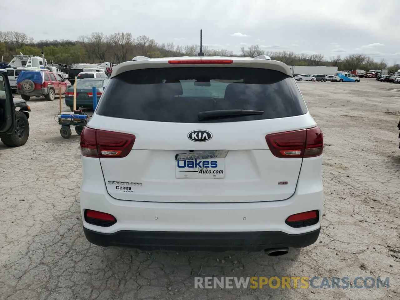 6 Photograph of a damaged car 5XYPG4A36LG663775 KIA SORENTO 2020