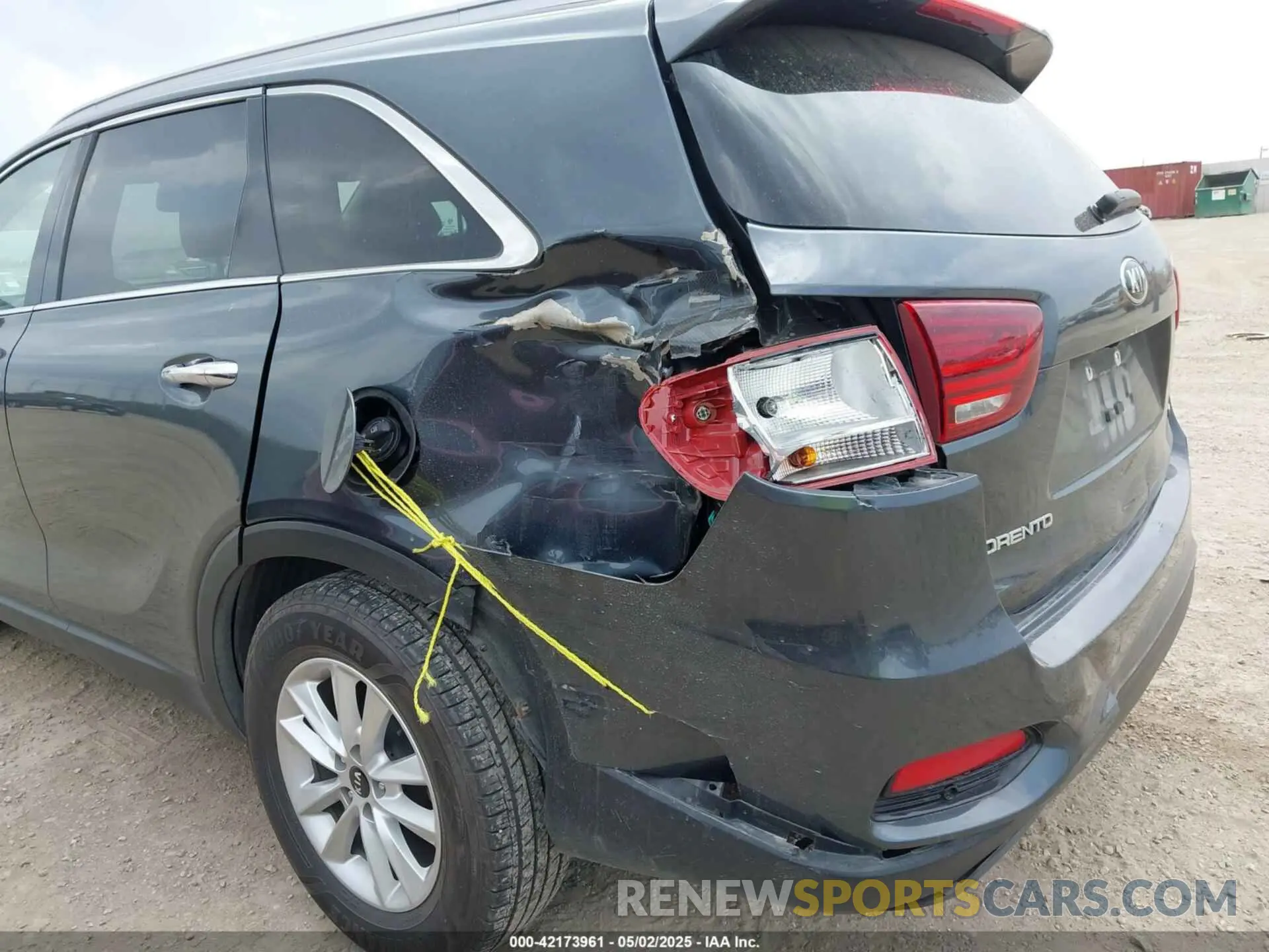 6 Photograph of a damaged car 5XYPG4A36LG682603 KIA SORENTO 2020