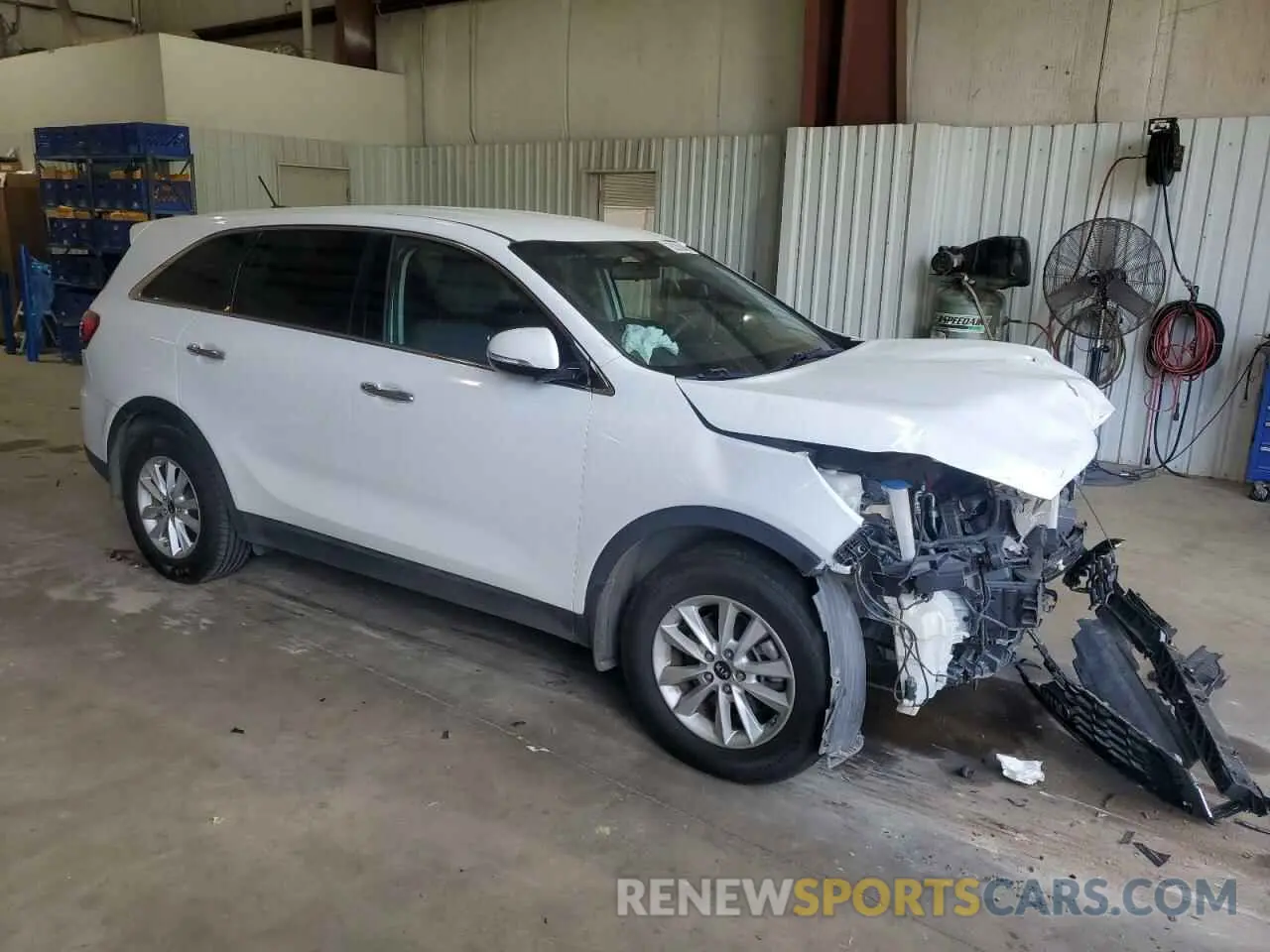 4 Photograph of a damaged car 5XYPG4A36LG697151 KIA SORENTO 2020