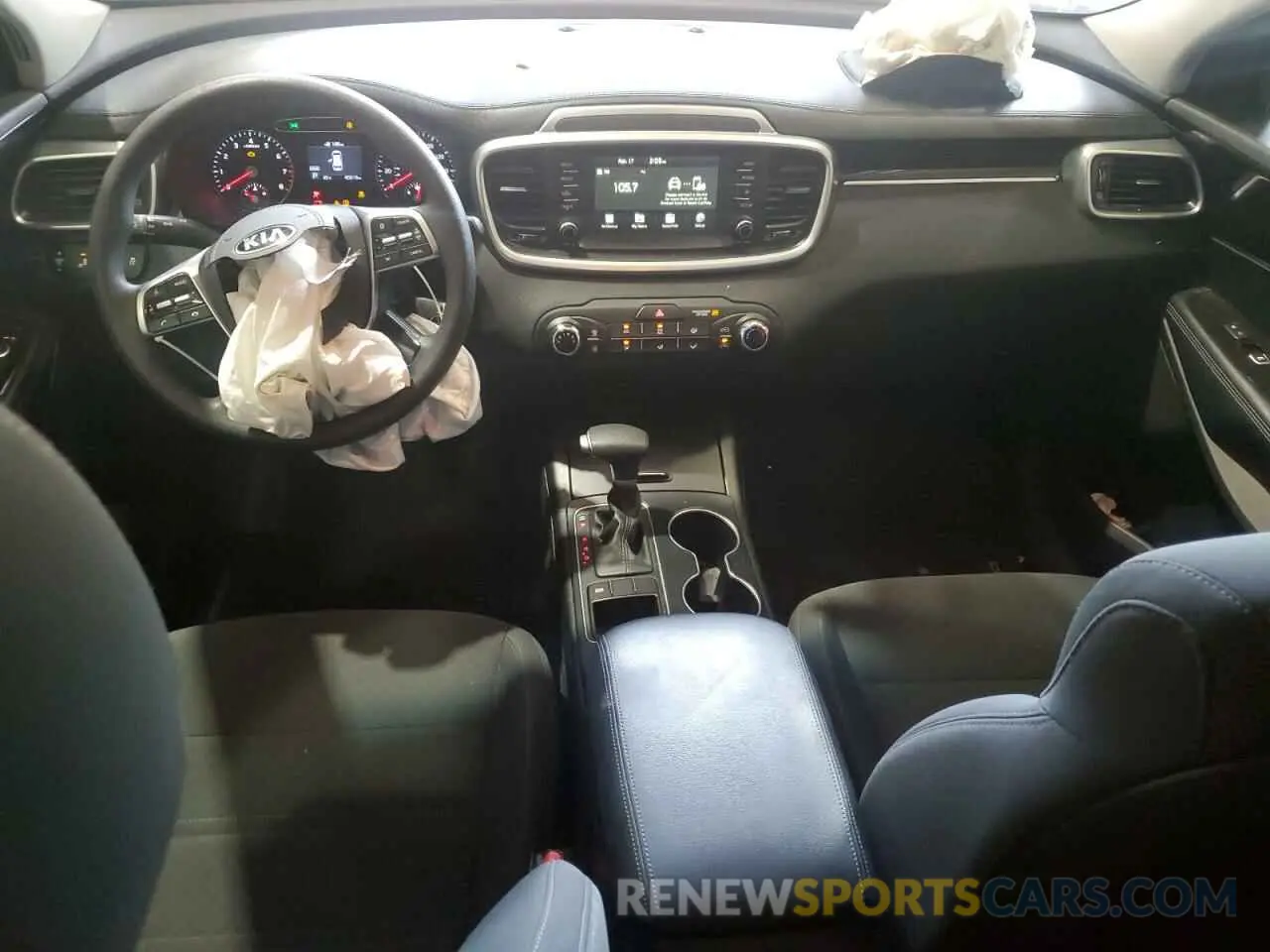 8 Photograph of a damaged car 5XYPG4A36LG697151 KIA SORENTO 2020