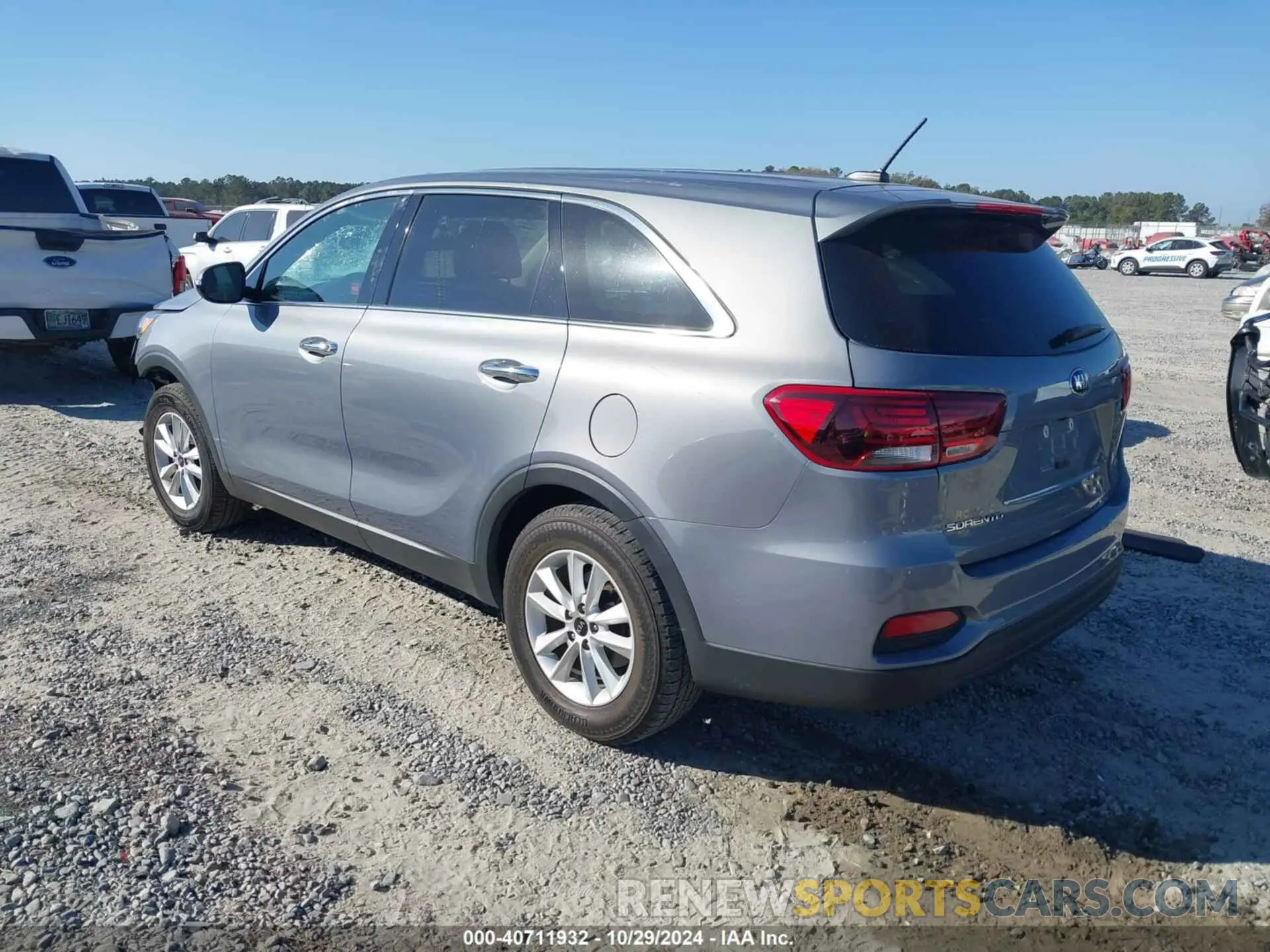 3 Photograph of a damaged car 5XYPG4A36LG698767 KIA SORENTO 2020
