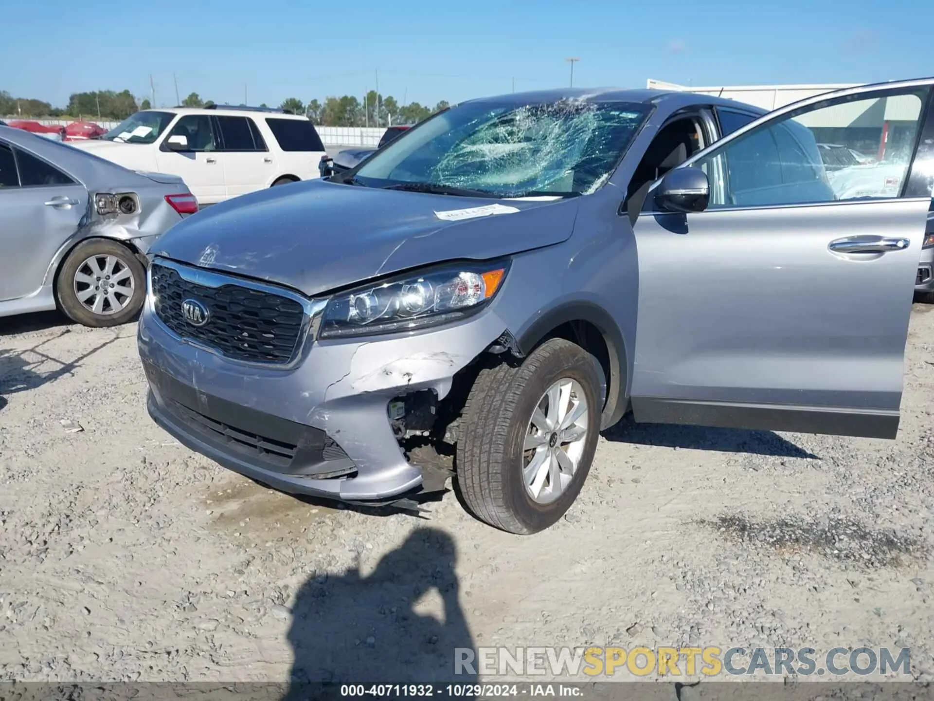 6 Photograph of a damaged car 5XYPG4A36LG698767 KIA SORENTO 2020