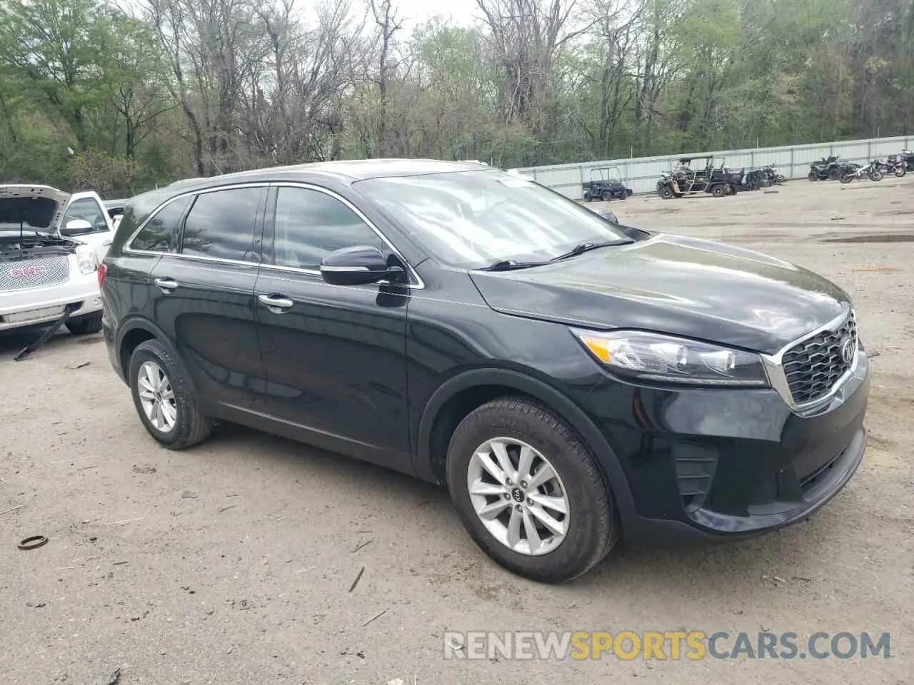 4 Photograph of a damaged car 5XYPG4A36LG699479 KIA SORENTO 2020
