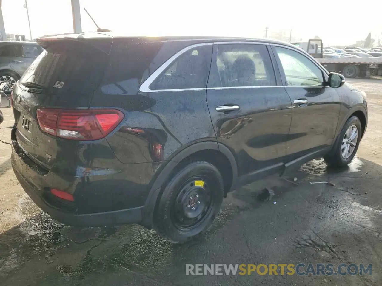 3 Photograph of a damaged car 5XYPG4A36LG707516 KIA SORENTO 2020