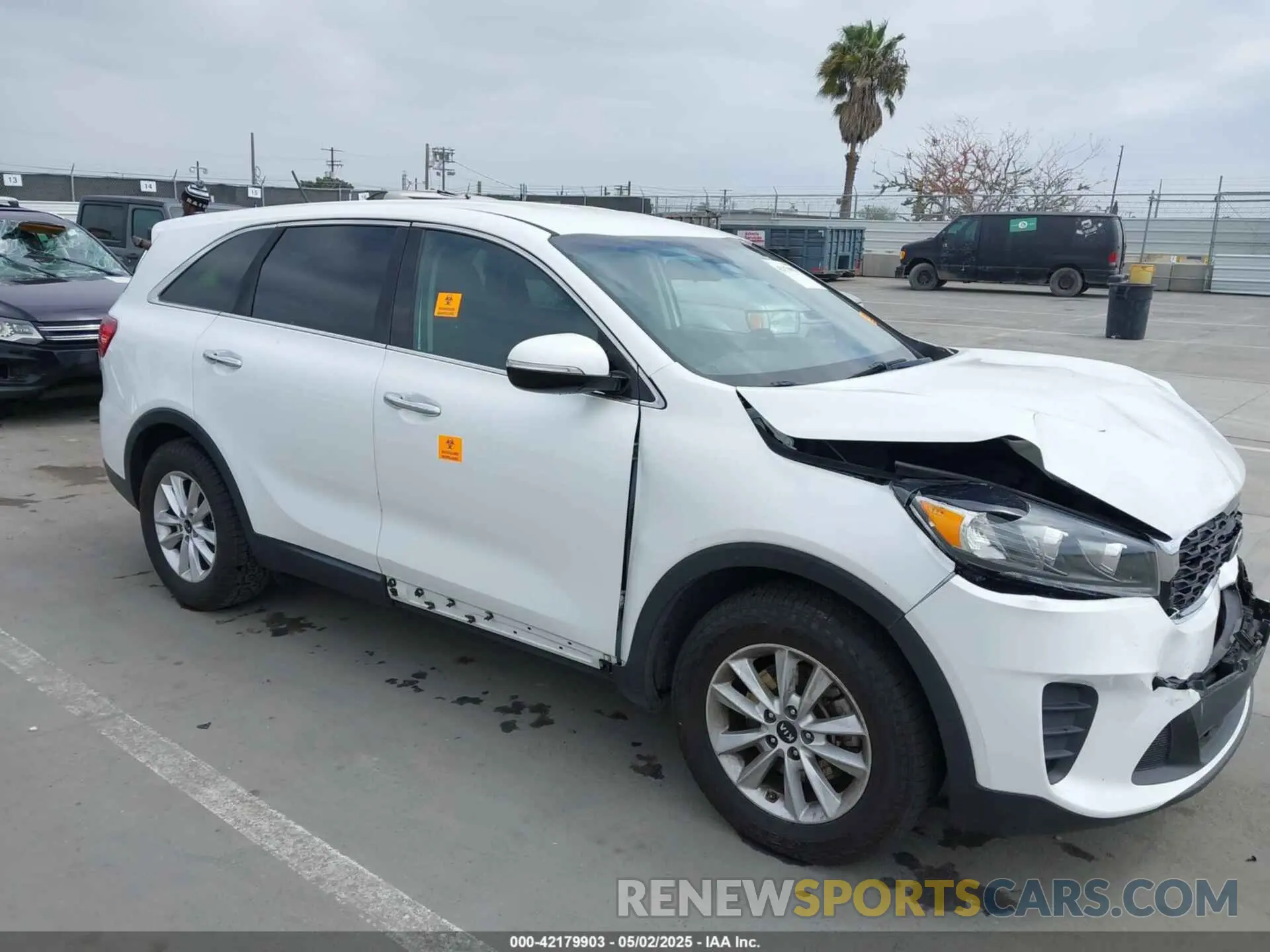 1 Photograph of a damaged car 5XYPG4A37LG628002 KIA SORENTO 2020
