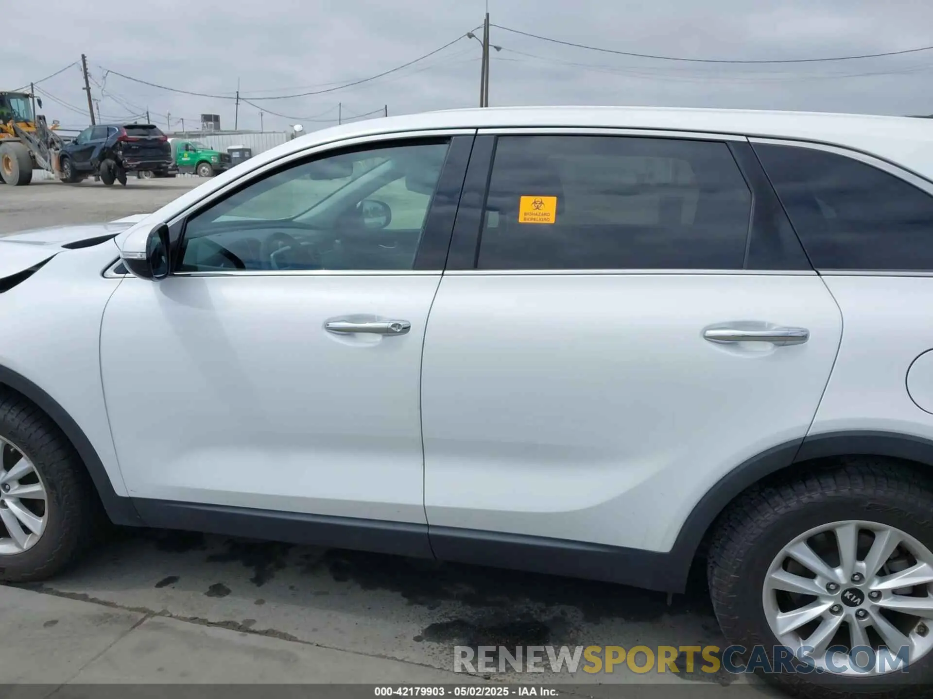 14 Photograph of a damaged car 5XYPG4A37LG628002 KIA SORENTO 2020