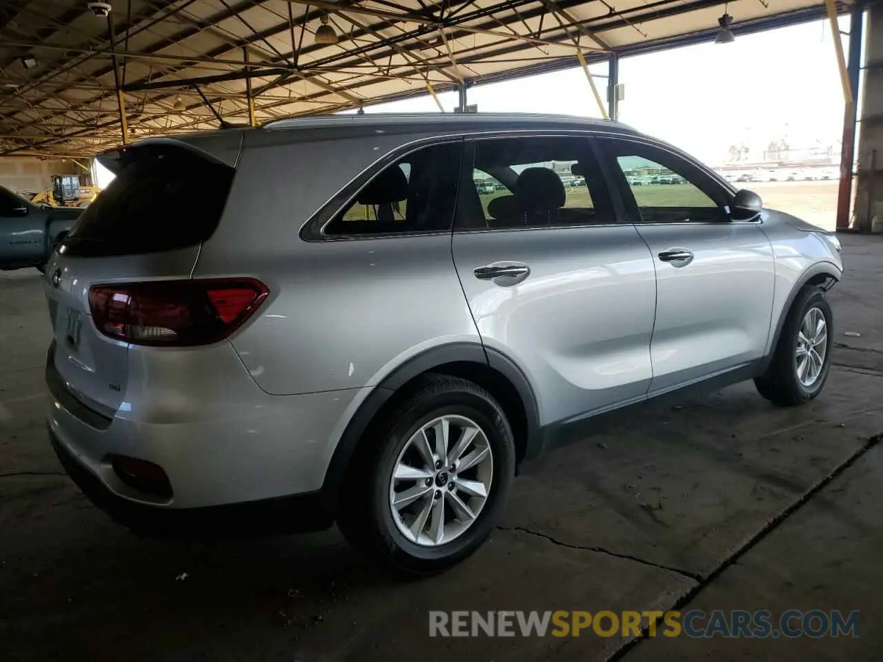3 Photograph of a damaged car 5XYPG4A37LG635838 KIA SORENTO 2020