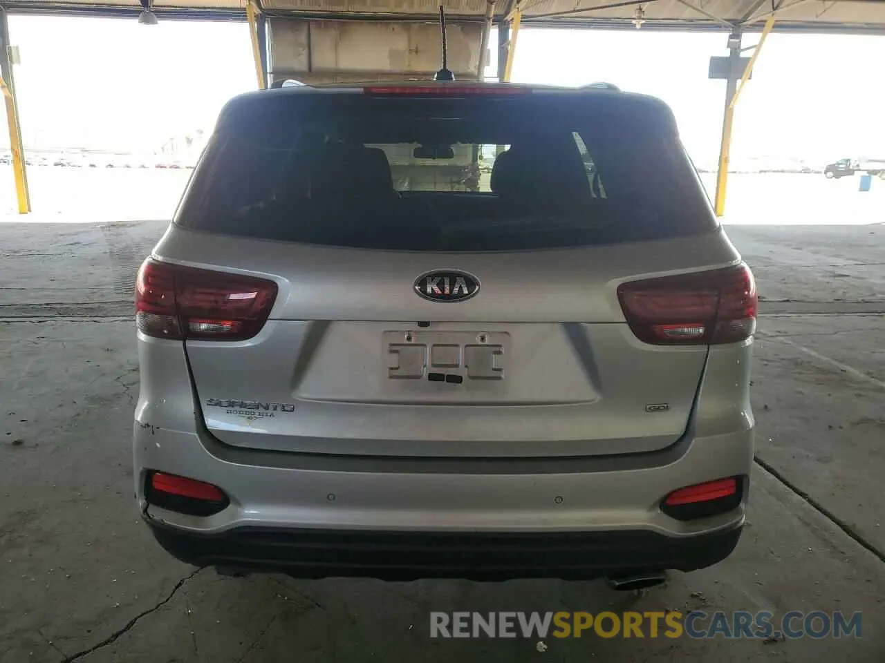 6 Photograph of a damaged car 5XYPG4A37LG635838 KIA SORENTO 2020