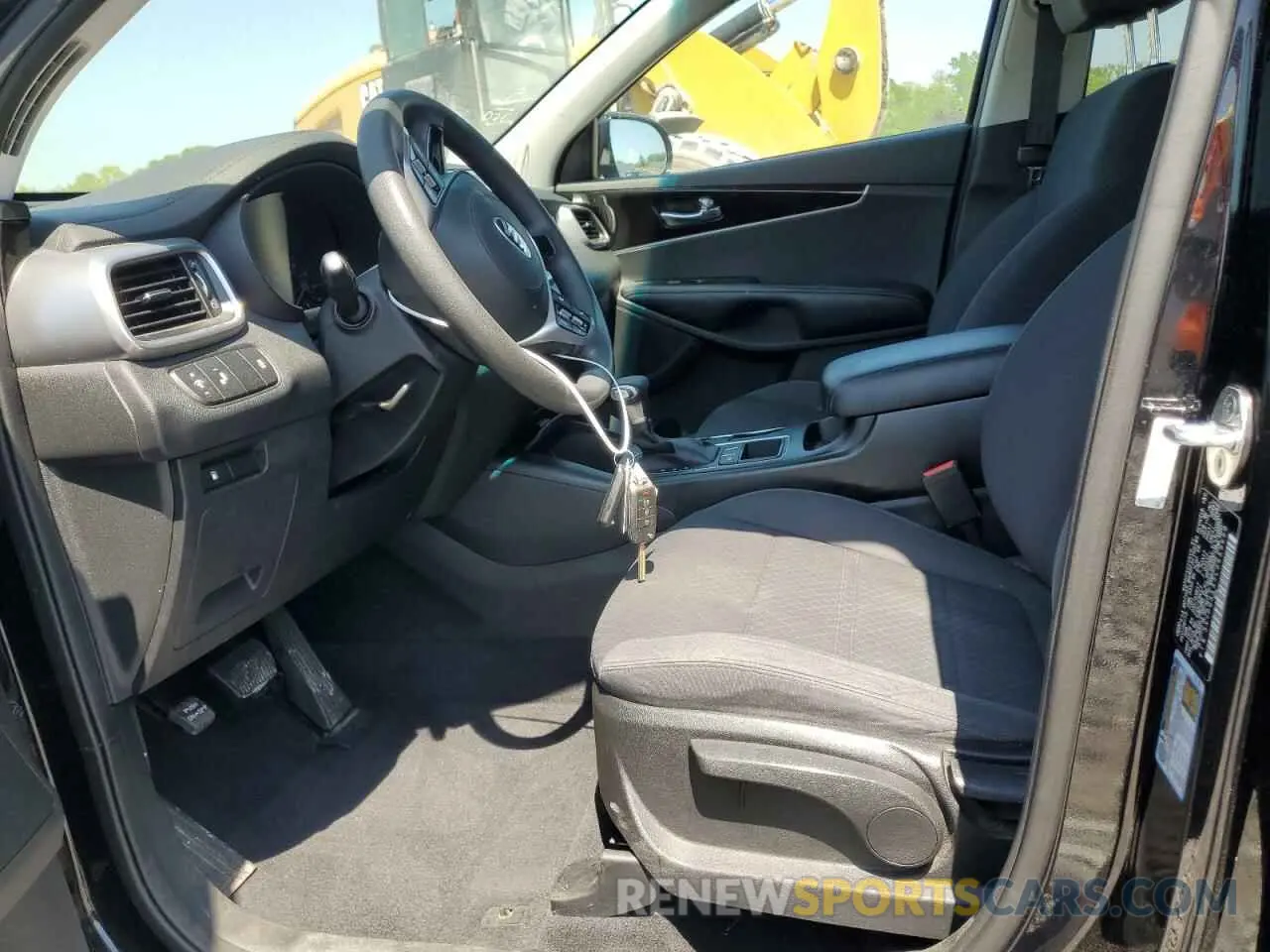 7 Photograph of a damaged car 5XYPG4A37LG659668 KIA SORENTO 2020
