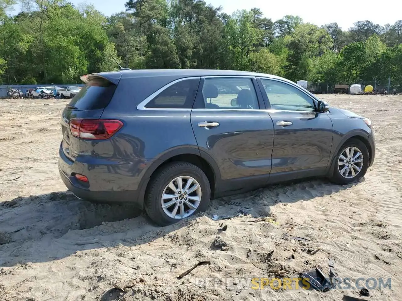 3 Photograph of a damaged car 5XYPG4A37LG690533 KIA SORENTO 2020