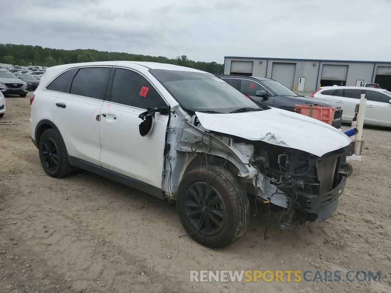 4 Photograph of a damaged car 5XYPG4A38LG649960 KIA SORENTO 2020