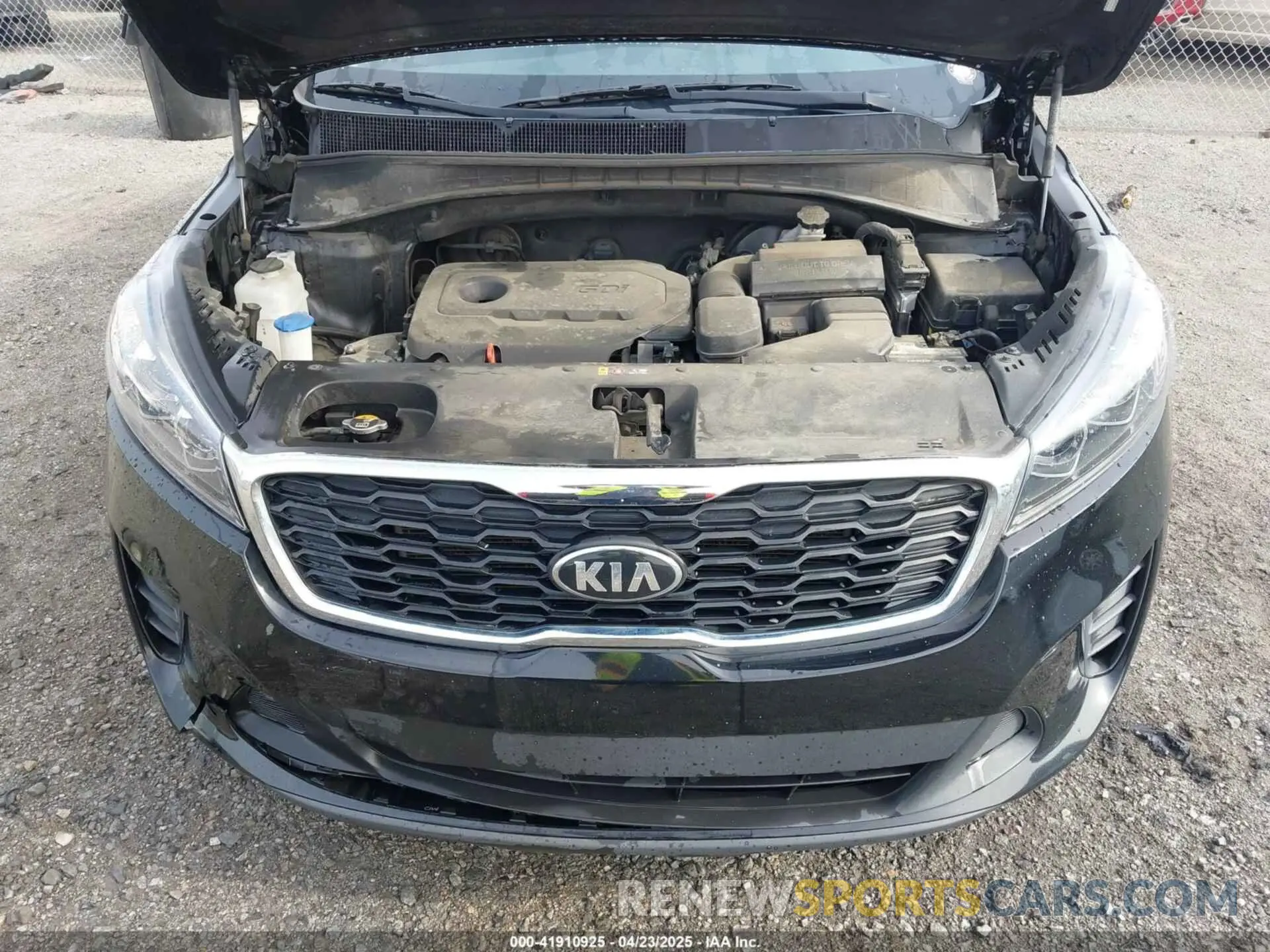 10 Photograph of a damaged car 5XYPG4A38LG656763 KIA SORENTO 2020