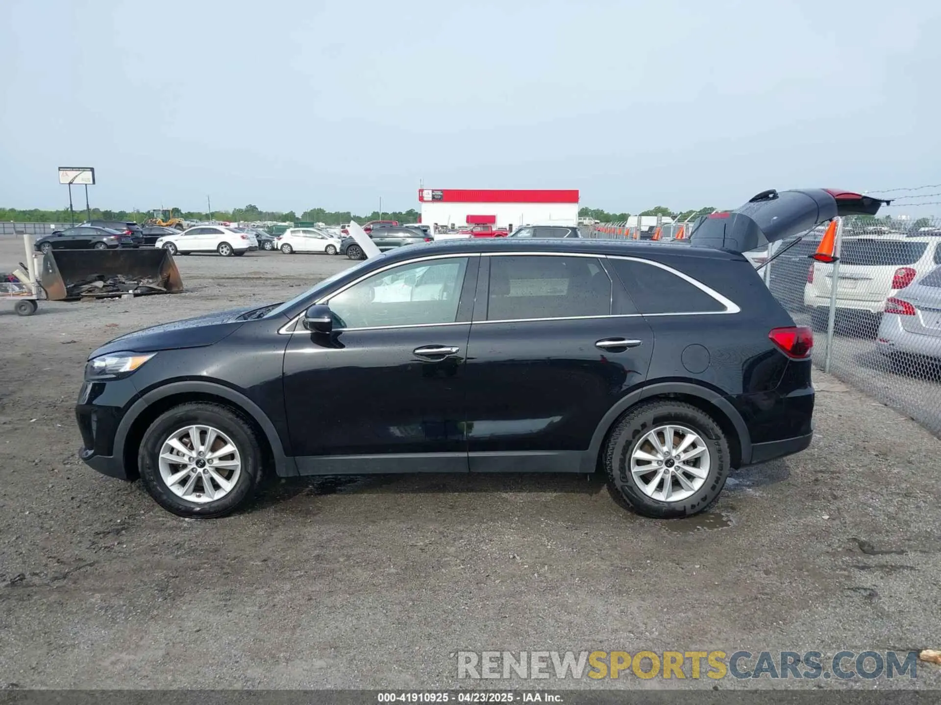 14 Photograph of a damaged car 5XYPG4A38LG656763 KIA SORENTO 2020
