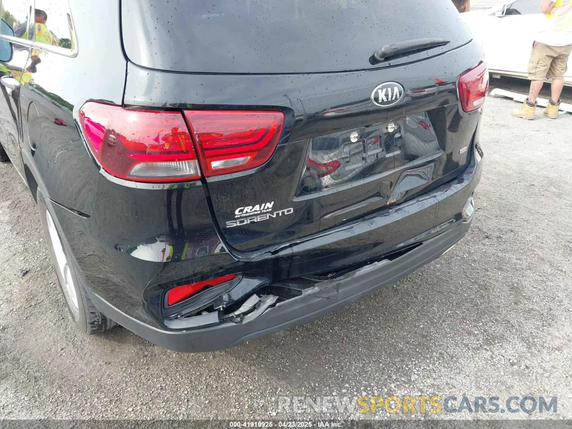6 Photograph of a damaged car 5XYPG4A38LG656763 KIA SORENTO 2020