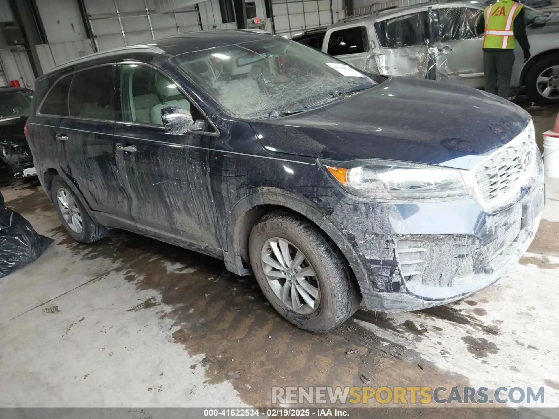 1 Photograph of a damaged car 5XYPG4A38LG693943 KIA SORENTO 2020