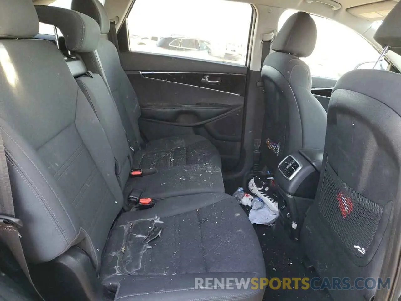 11 Photograph of a damaged car 5XYPG4A39LG624064 KIA SORENTO 2020