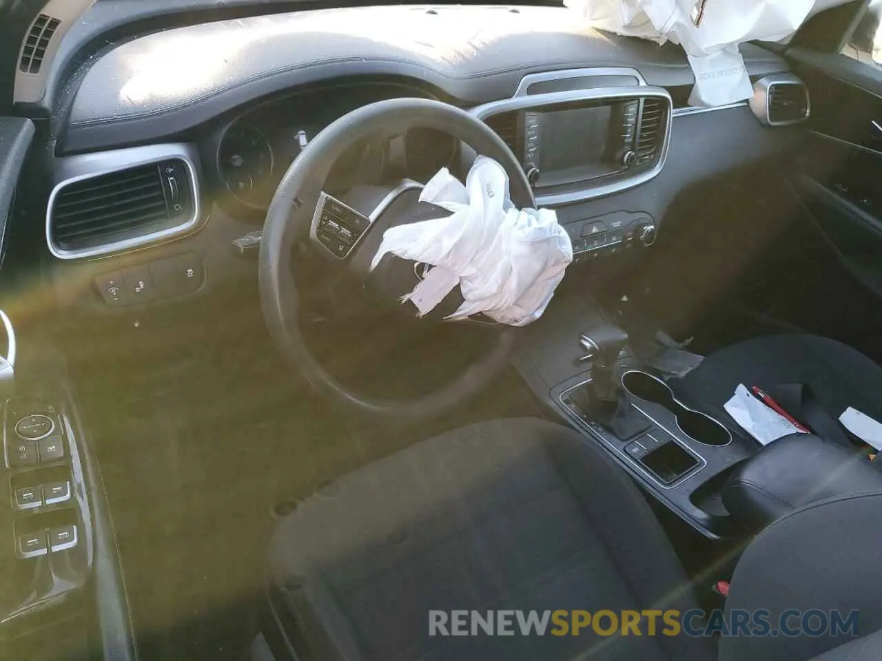 8 Photograph of a damaged car 5XYPG4A39LG624064 KIA SORENTO 2020