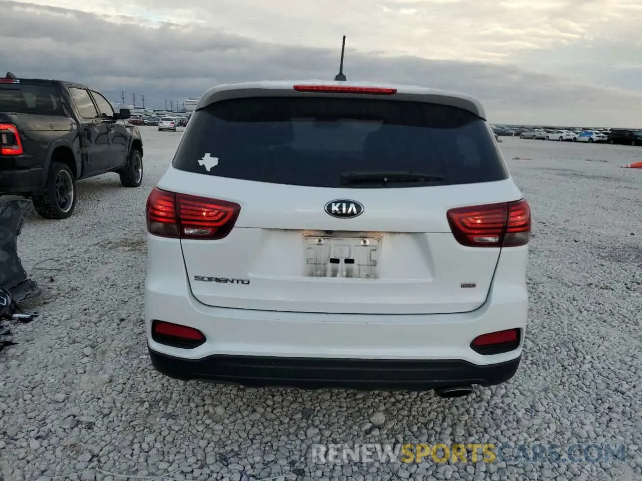 6 Photograph of a damaged car 5XYPG4A39LG644010 KIA SORENTO 2020