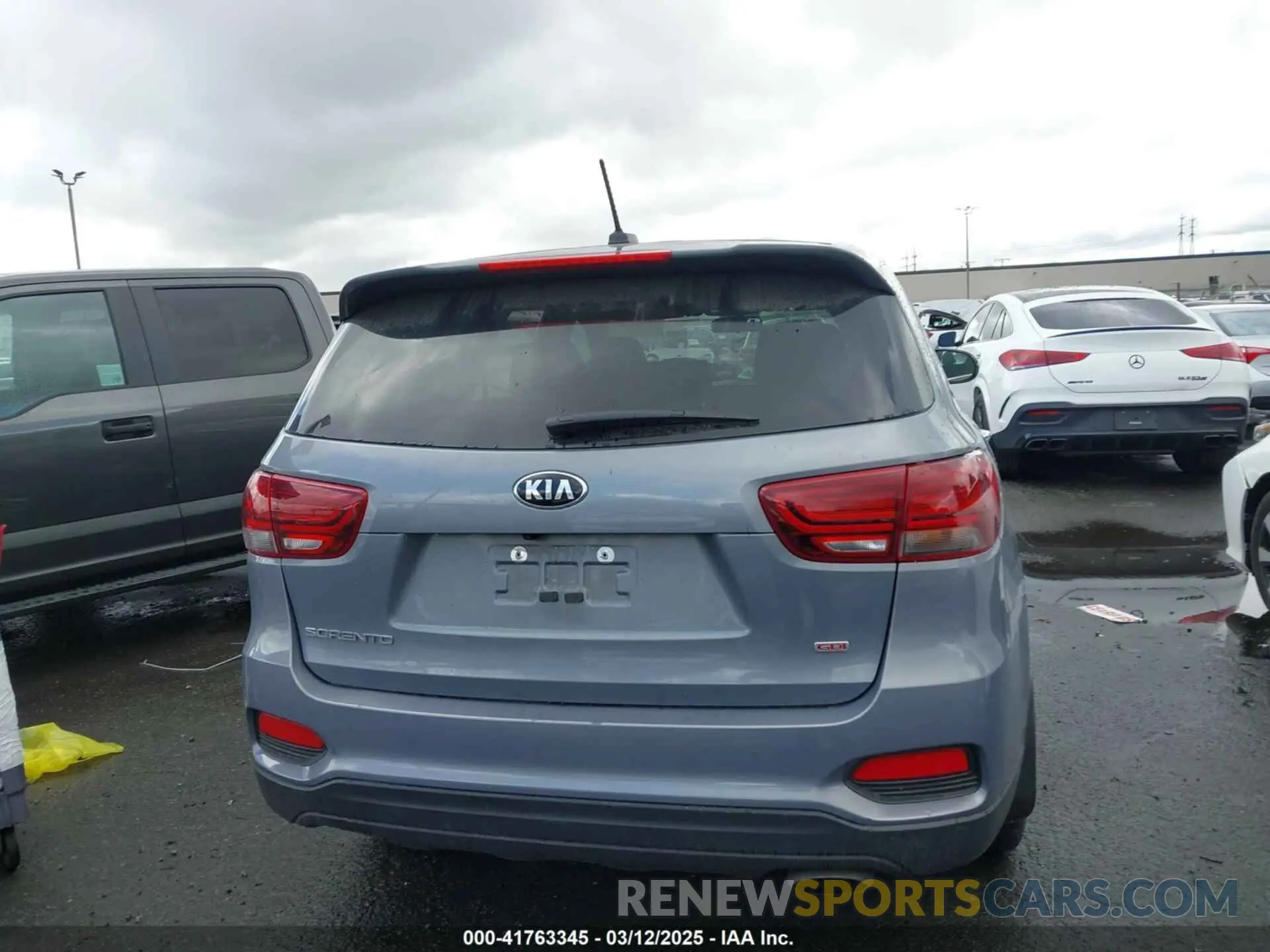 16 Photograph of a damaged car 5XYPG4A39LG654973 KIA SORENTO 2020