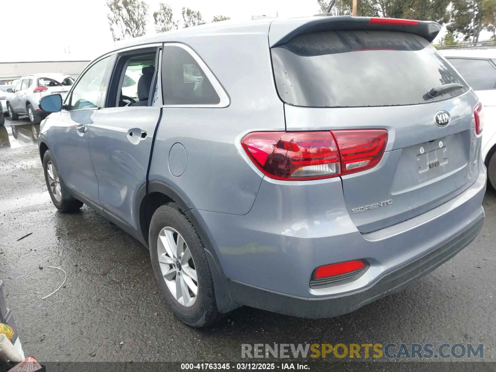 3 Photograph of a damaged car 5XYPG4A39LG654973 KIA SORENTO 2020