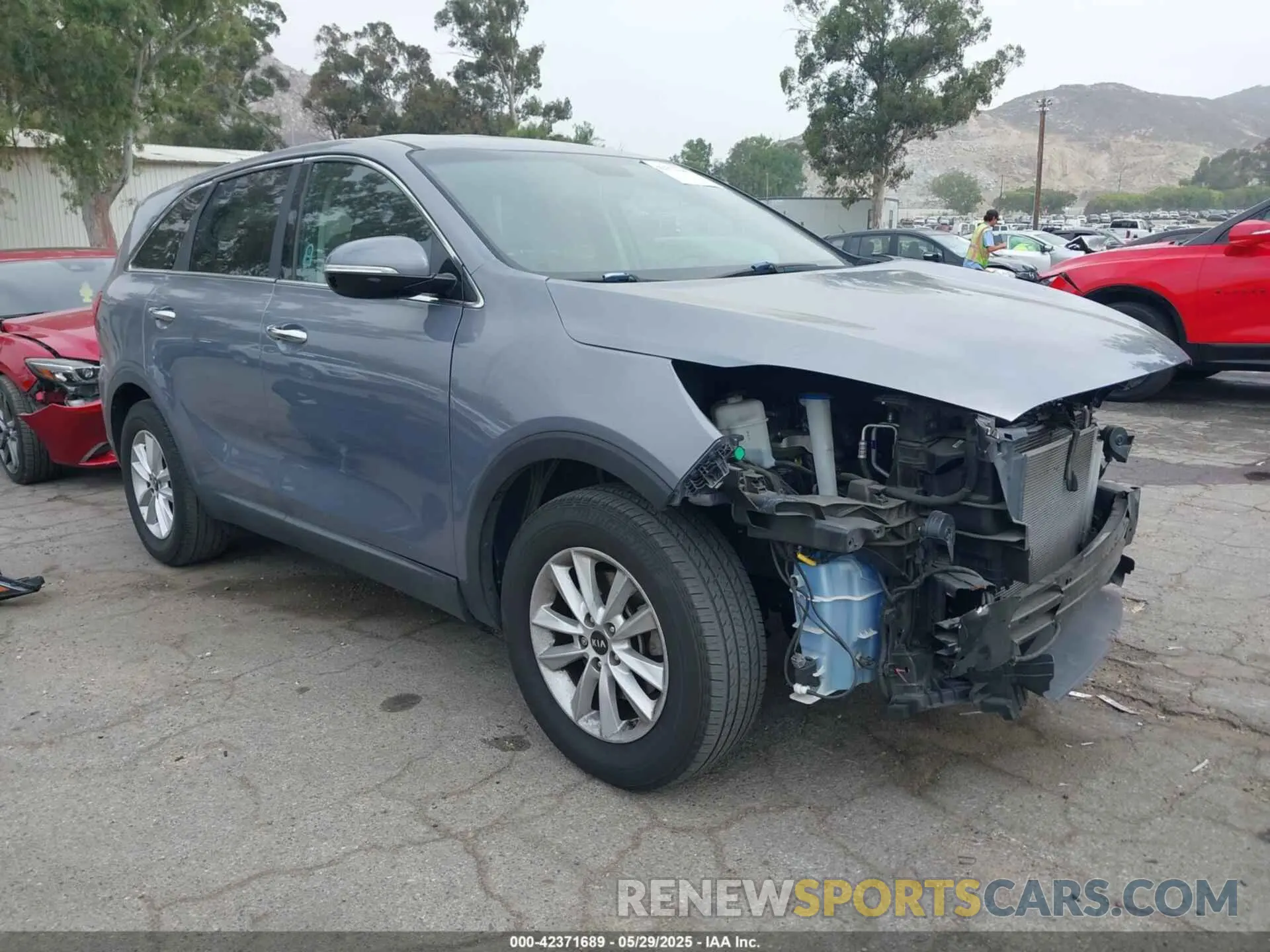 1 Photograph of a damaged car 5XYPG4A39LG669053 KIA SORENTO 2020