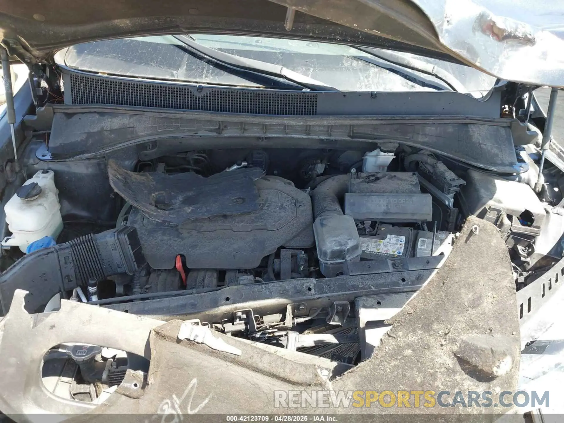 10 Photograph of a damaged car 5XYPG4A39LG681123 KIA SORENTO 2020