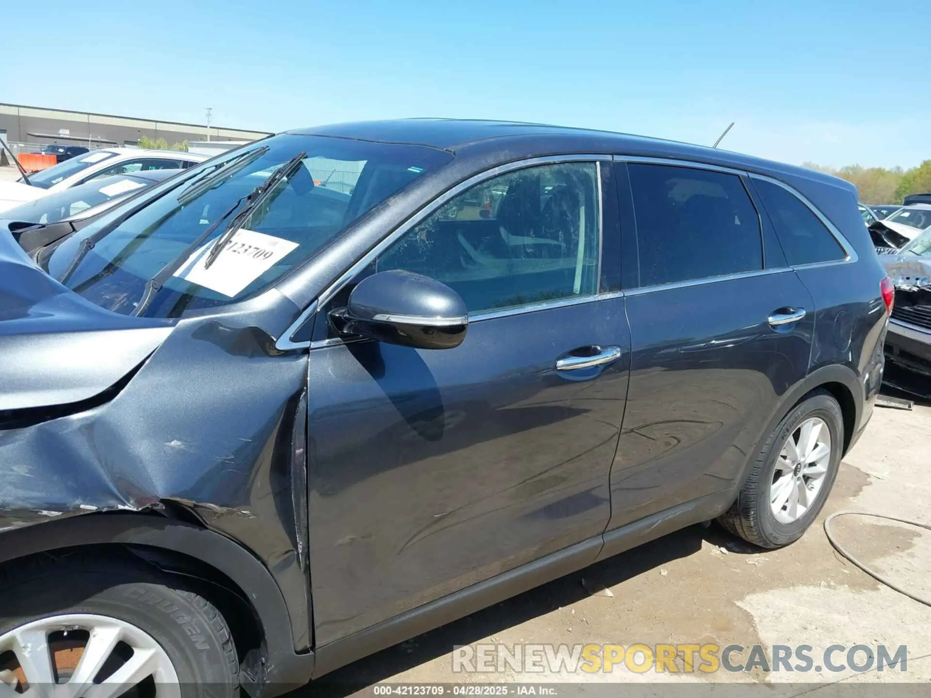 15 Photograph of a damaged car 5XYPG4A39LG681123 KIA SORENTO 2020
