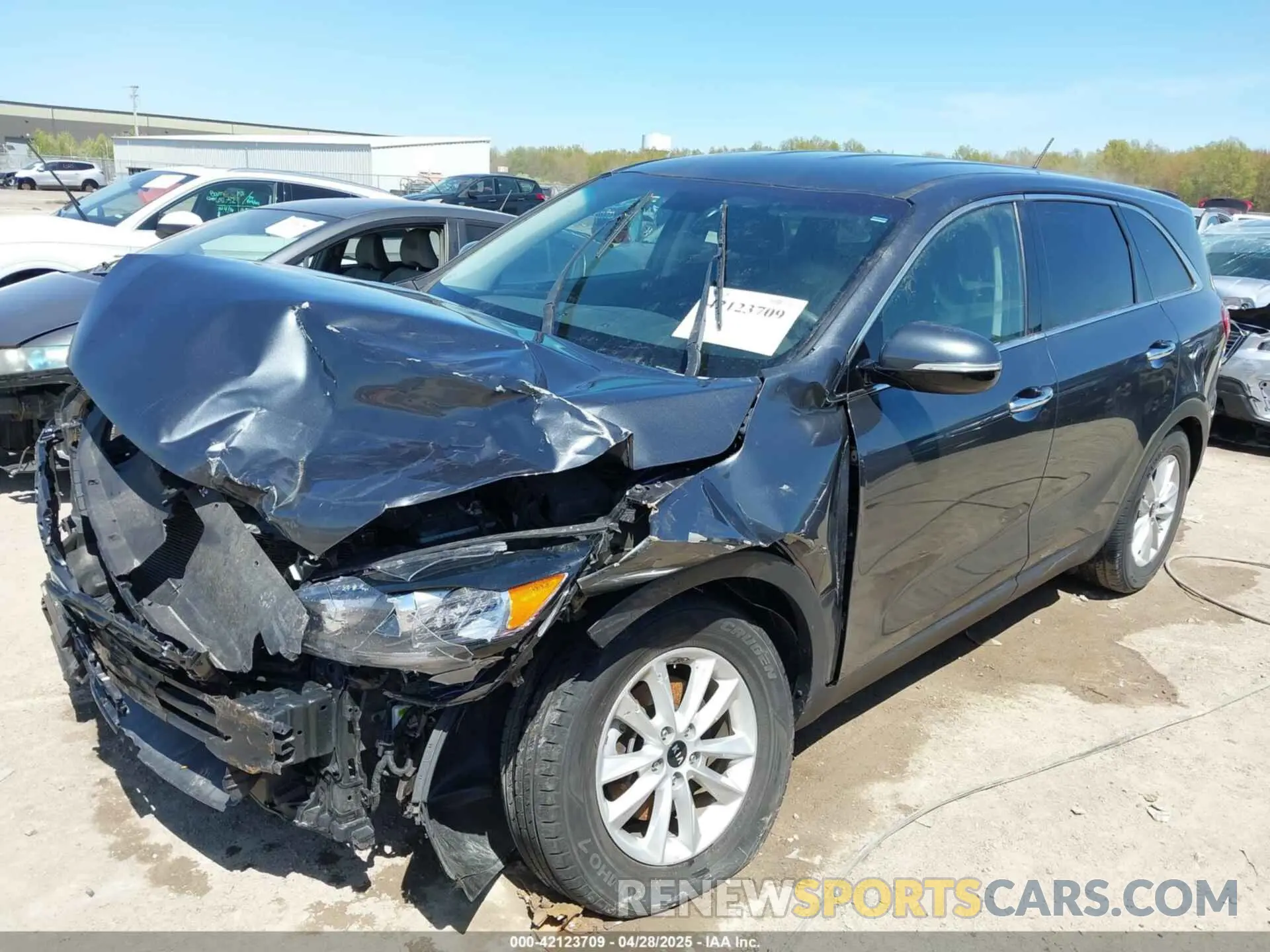 2 Photograph of a damaged car 5XYPG4A39LG681123 KIA SORENTO 2020