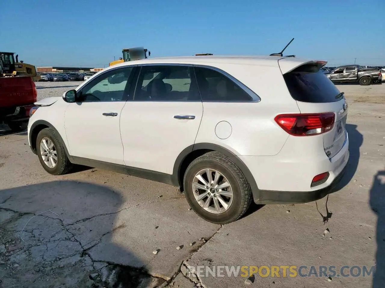 2 Photograph of a damaged car 5XYPG4A39LG681347 KIA SORENTO 2020