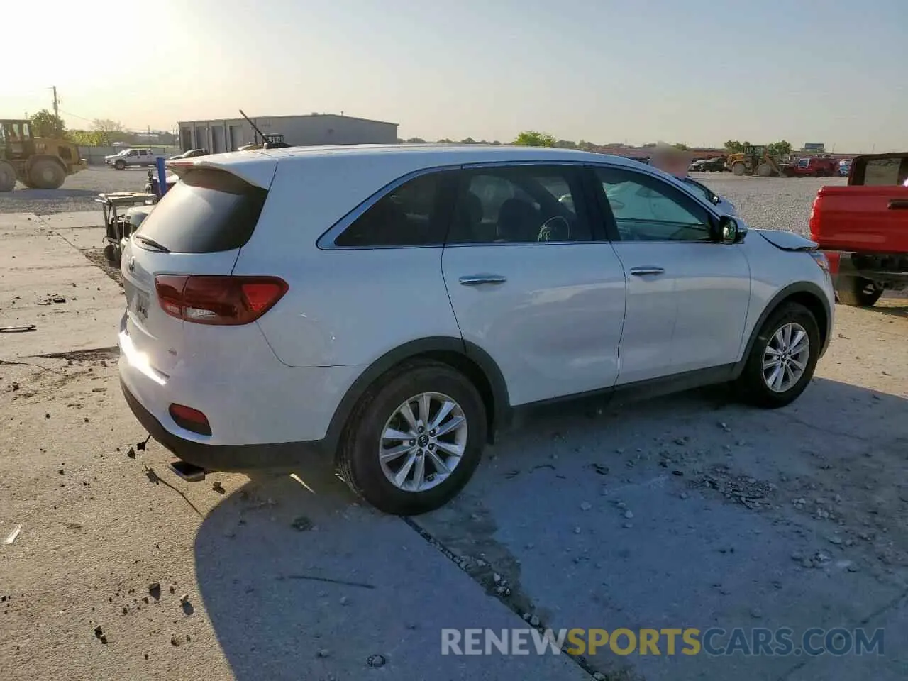 3 Photograph of a damaged car 5XYPG4A39LG681347 KIA SORENTO 2020