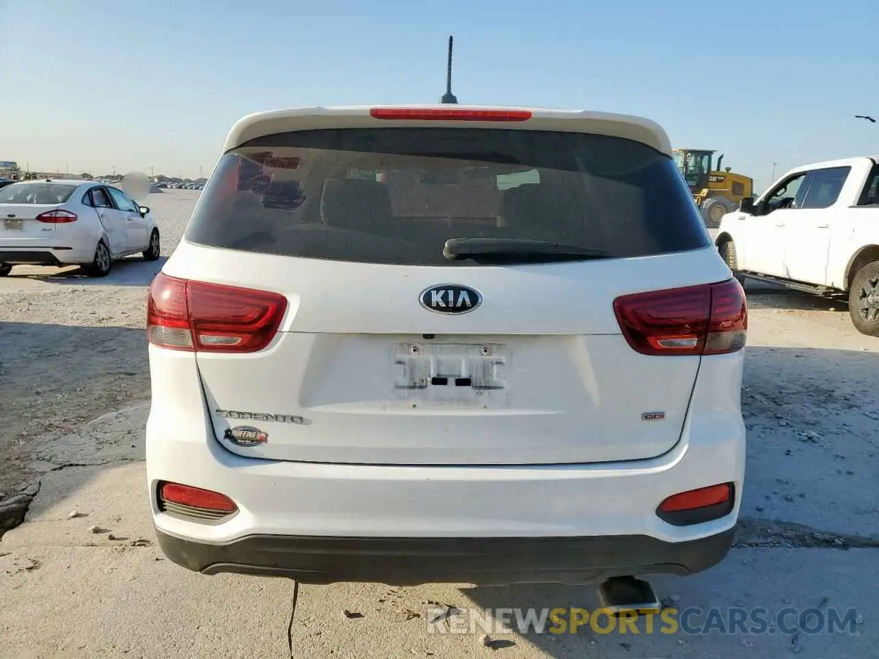 6 Photograph of a damaged car 5XYPG4A39LG681347 KIA SORENTO 2020