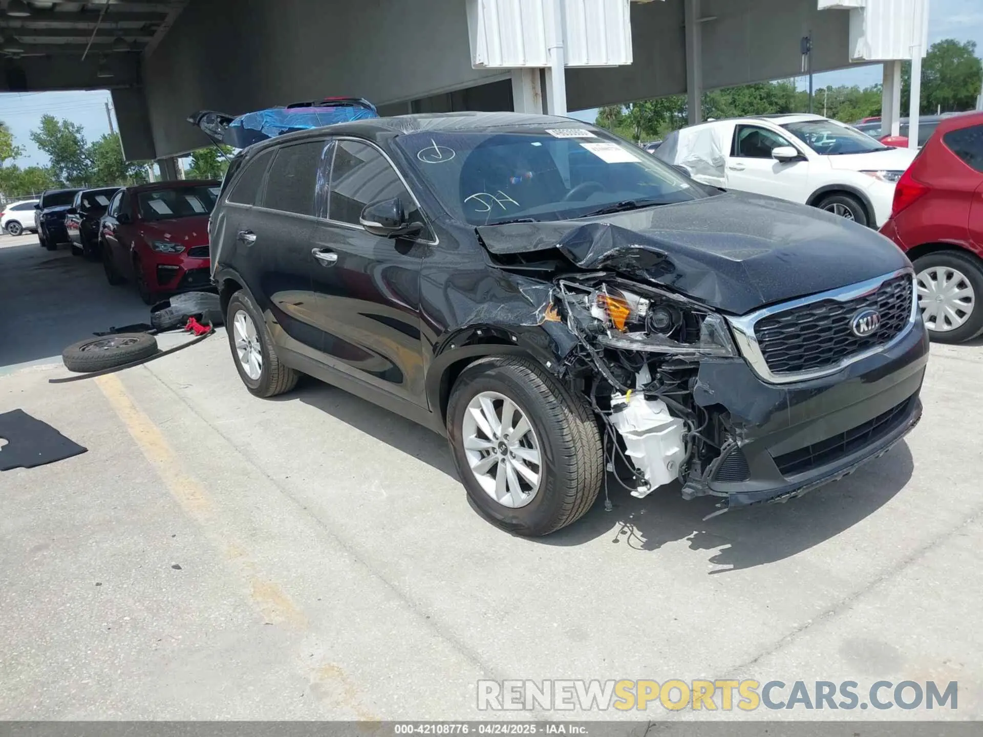 1 Photograph of a damaged car 5XYPG4A39LG685463 KIA SORENTO 2020