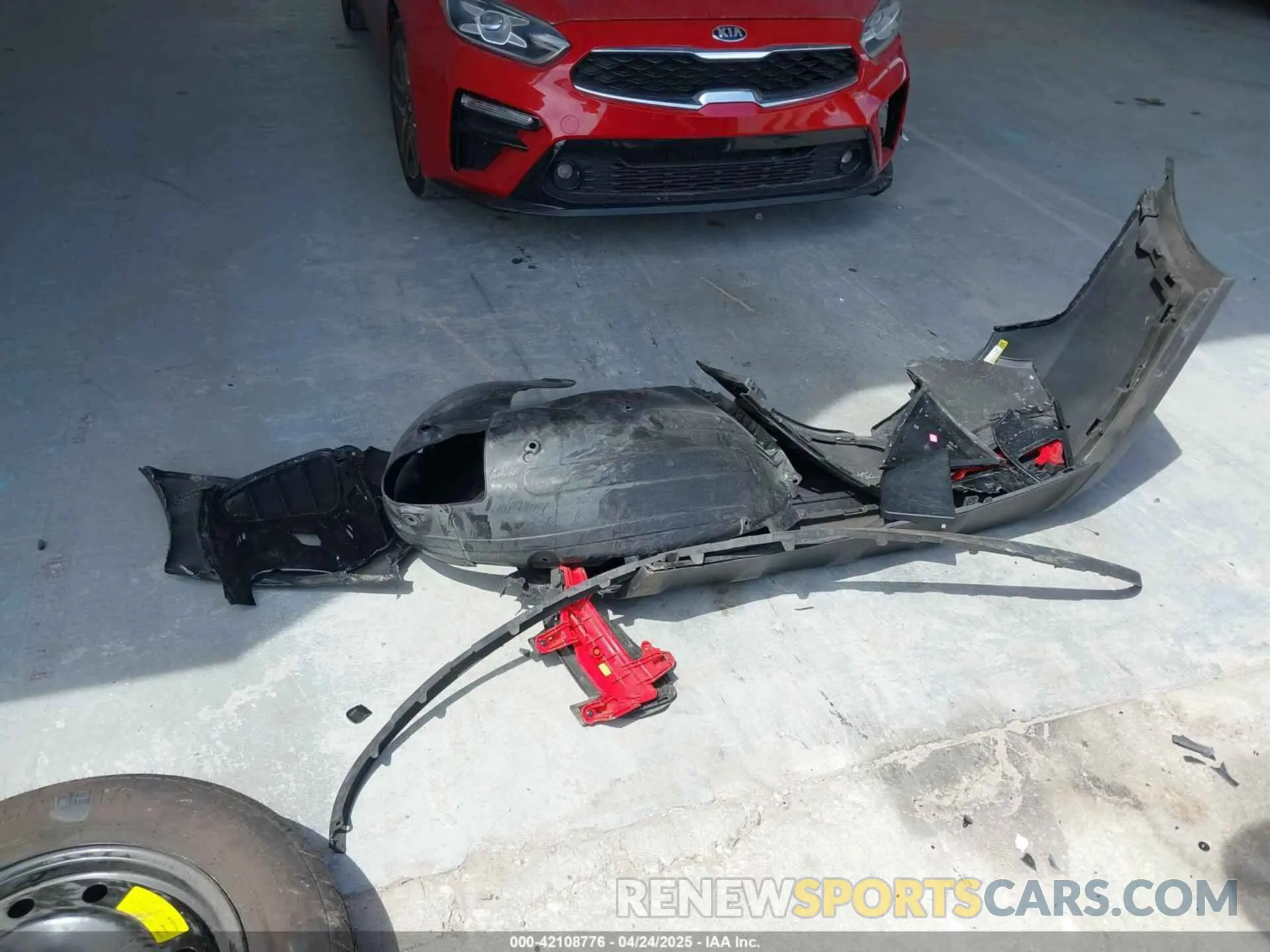 11 Photograph of a damaged car 5XYPG4A39LG685463 KIA SORENTO 2020