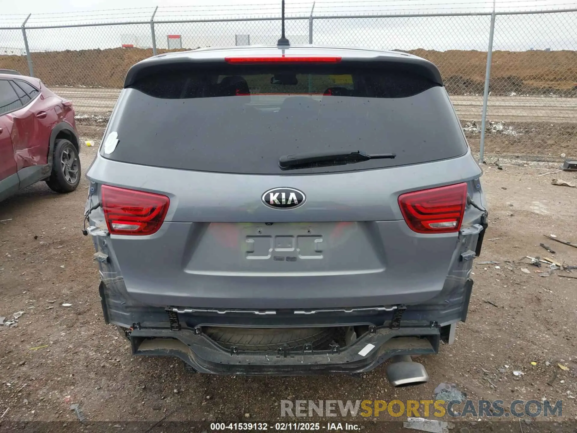 17 Photograph of a damaged car 5XYPG4A39LG688184 KIA SORENTO 2020