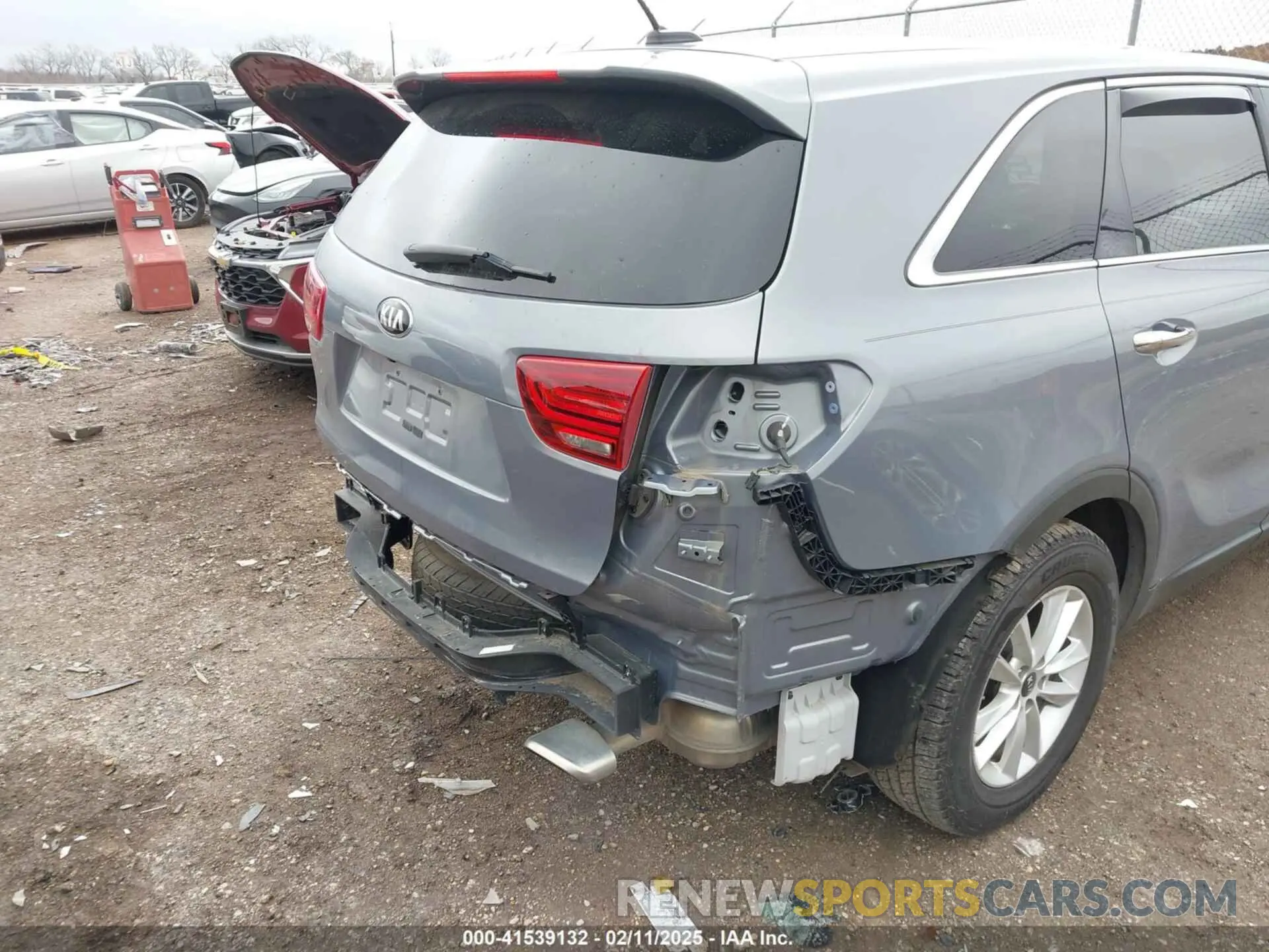6 Photograph of a damaged car 5XYPG4A39LG688184 KIA SORENTO 2020
