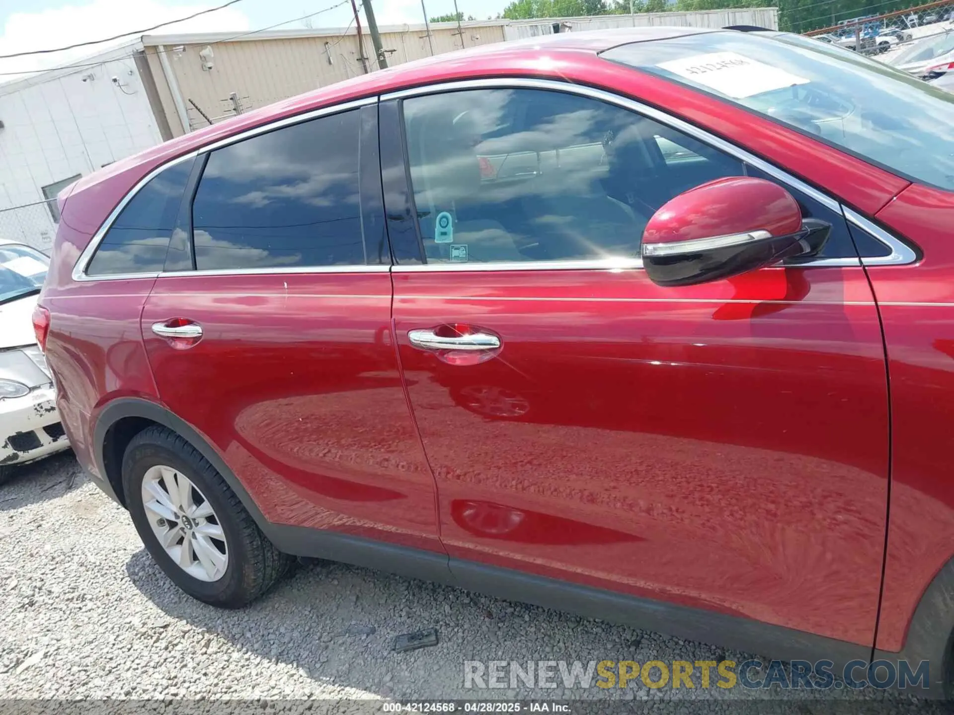 13 Photograph of a damaged car 5XYPG4A39LG689061 KIA SORENTO 2020