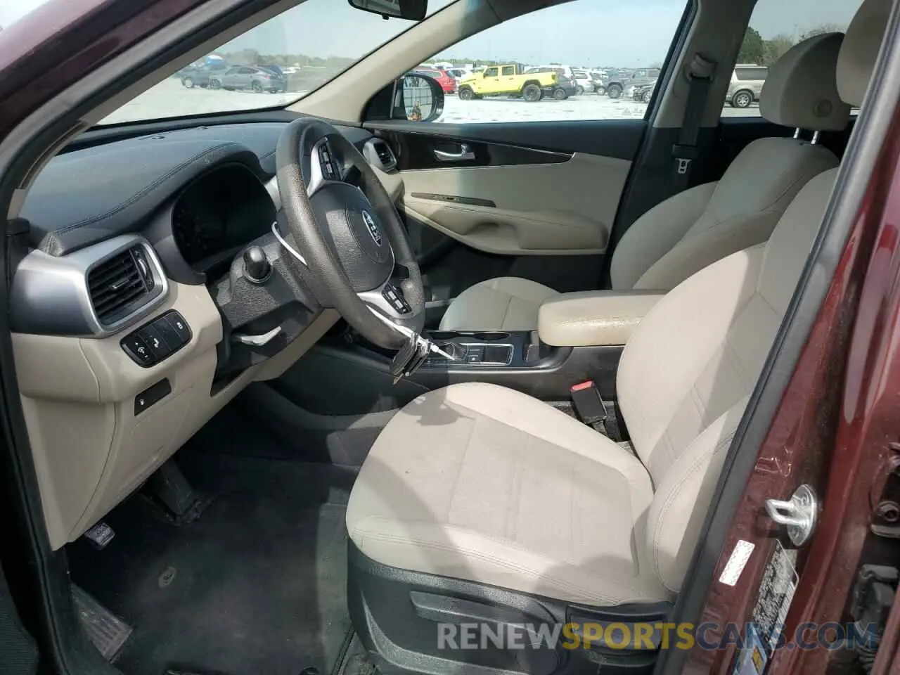 7 Photograph of a damaged car 5XYPG4A3XLG624316 KIA SORENTO 2020
