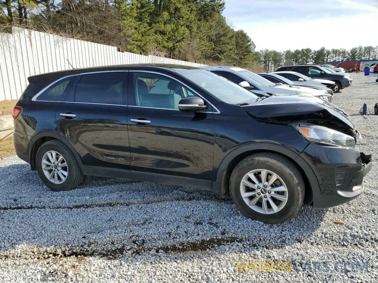 4 Photograph of a damaged car 5XYPG4A3XLG627412 KIA SORENTO 2020