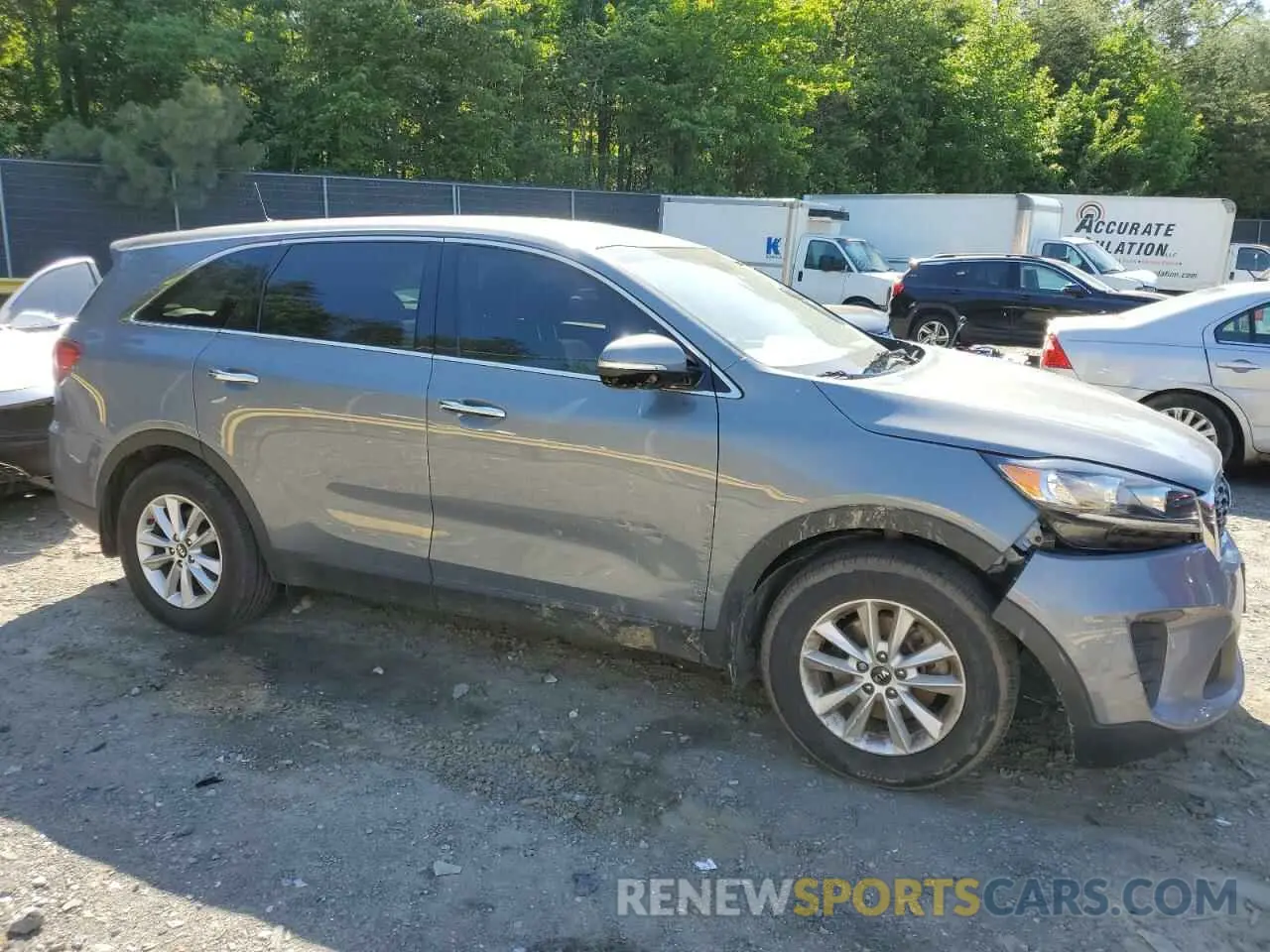 4 Photograph of a damaged car 5XYPG4A3XLG628253 KIA SORENTO 2020