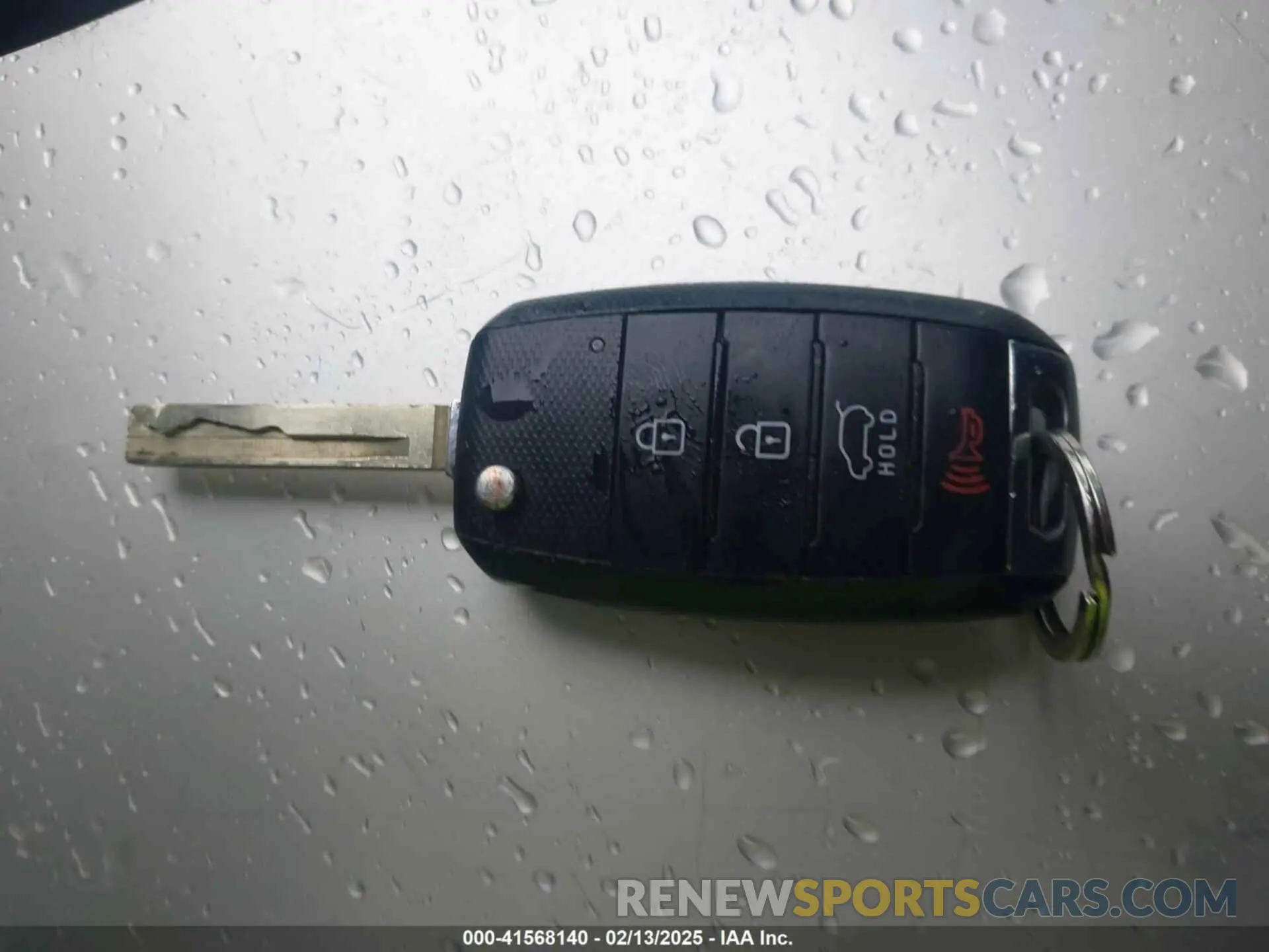 11 Photograph of a damaged car 5XYPG4A3XLG632819 KIA SORENTO 2020