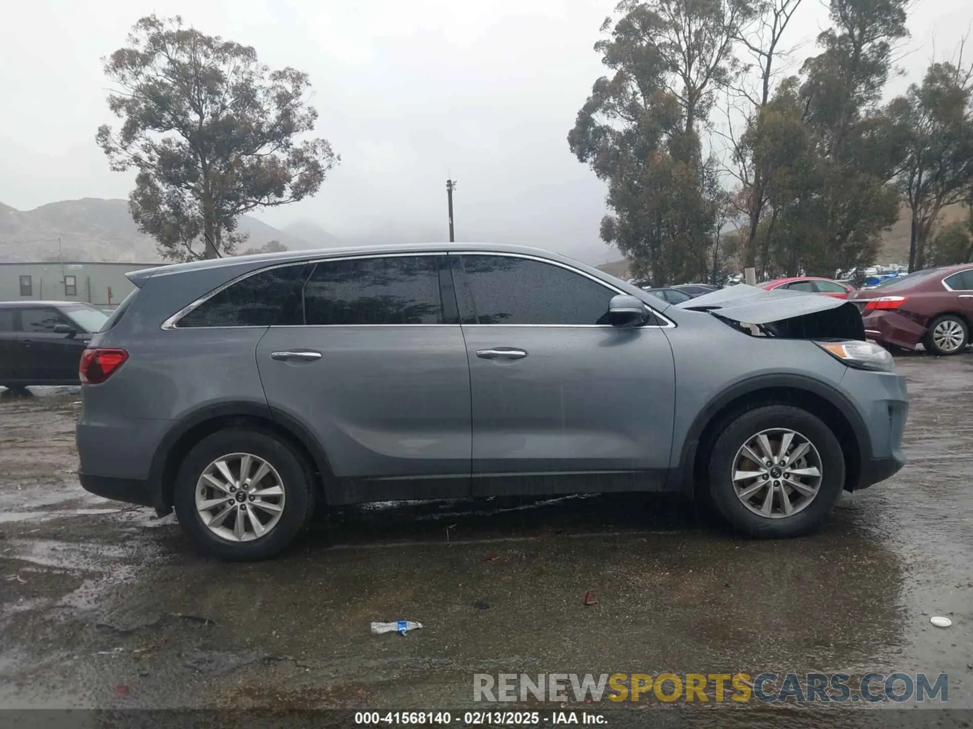 14 Photograph of a damaged car 5XYPG4A3XLG632819 KIA SORENTO 2020