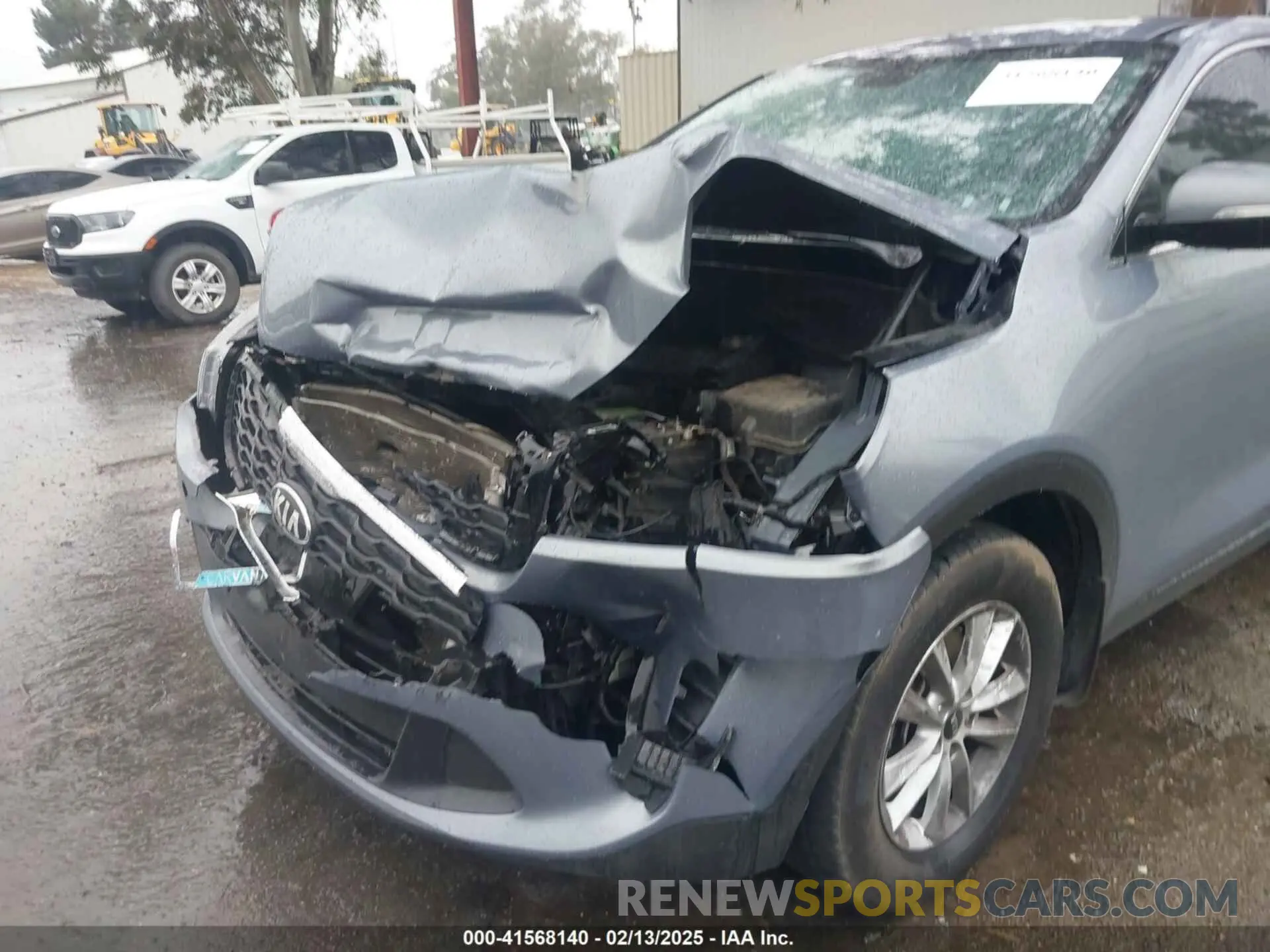 6 Photograph of a damaged car 5XYPG4A3XLG632819 KIA SORENTO 2020
