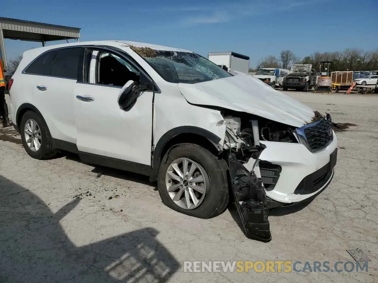 4 Photograph of a damaged car 5XYPG4A3XLG634263 KIA SORENTO 2020