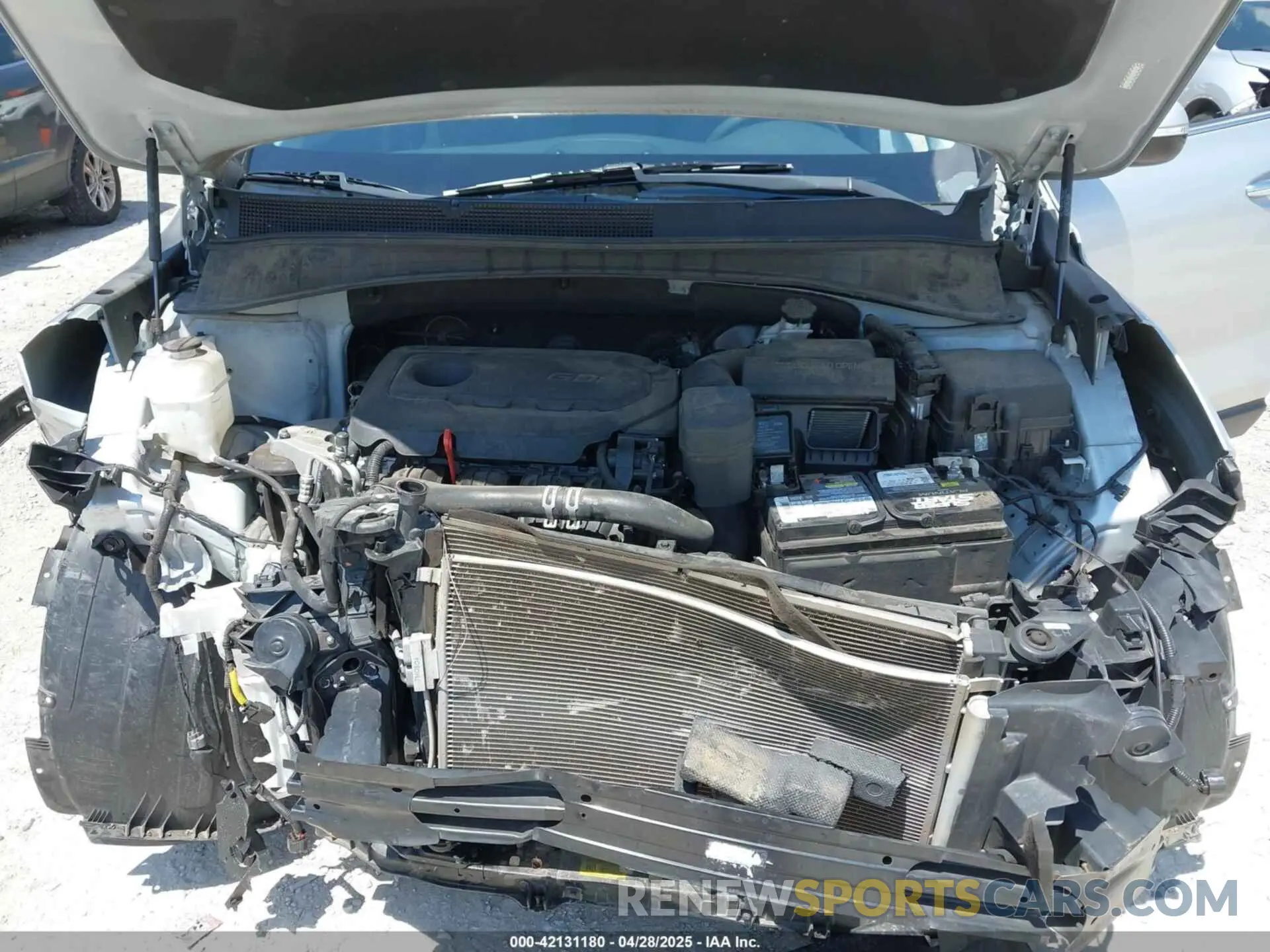 10 Photograph of a damaged car 5XYPG4A3XLG634716 KIA SORENTO 2020