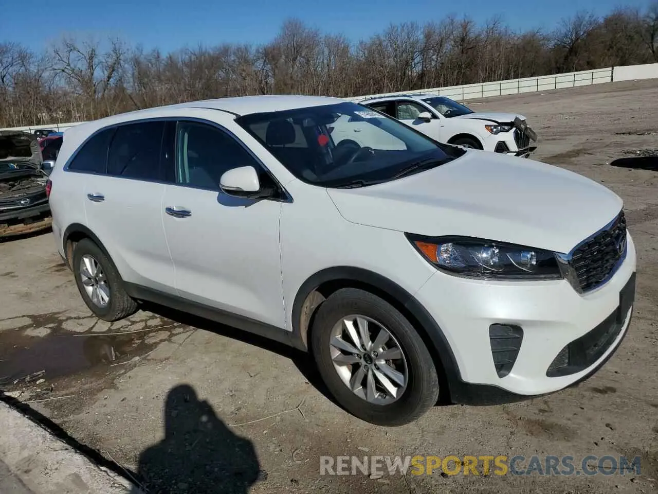 4 Photograph of a damaged car 5XYPG4A3XLG651712 KIA SORENTO 2020